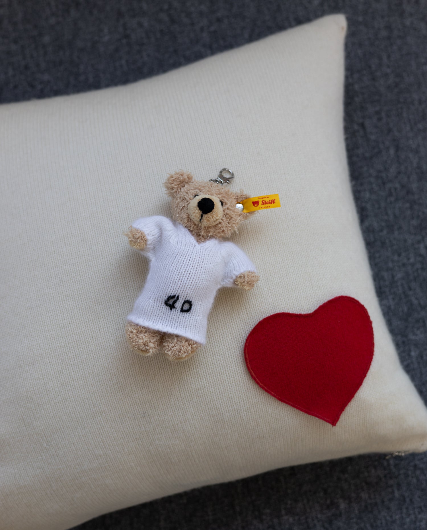 10-00041-14 - Allude München - 100% Cashmere Accessoires accessories Active Charm Bag Hanger NEW SAPG::Barli