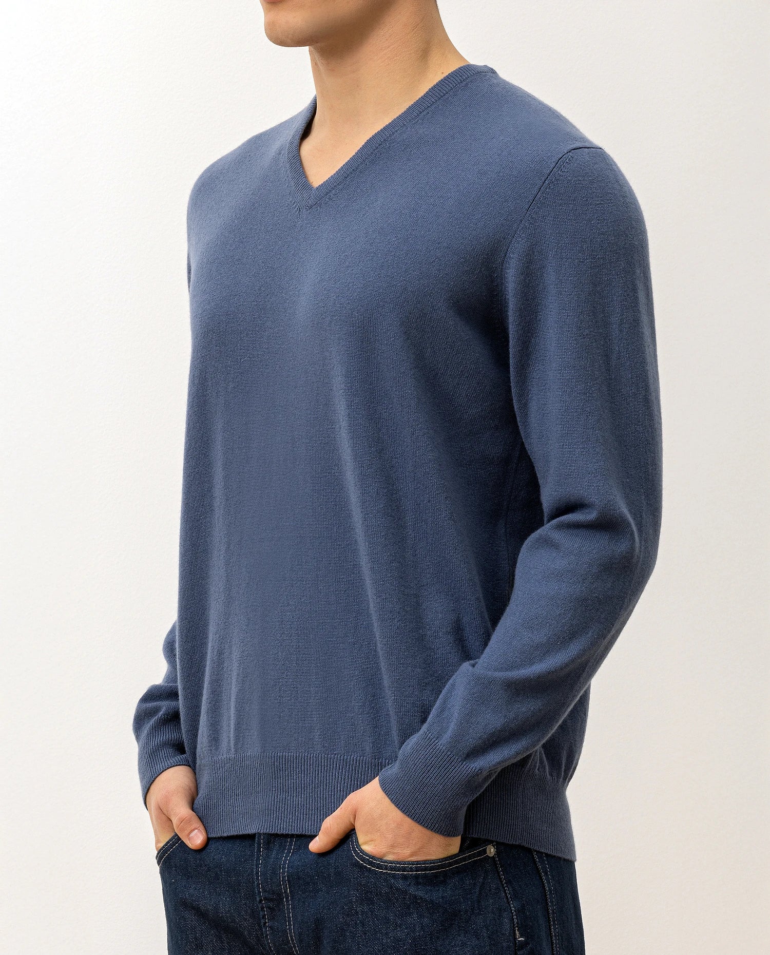 100-30020-15_5 - Allude - 100% Cashmere Blau Cashmere Feinstrick Flachstrick Herren Langarm NOS Pullover SAPG::101-30020 V-Ausschnitt