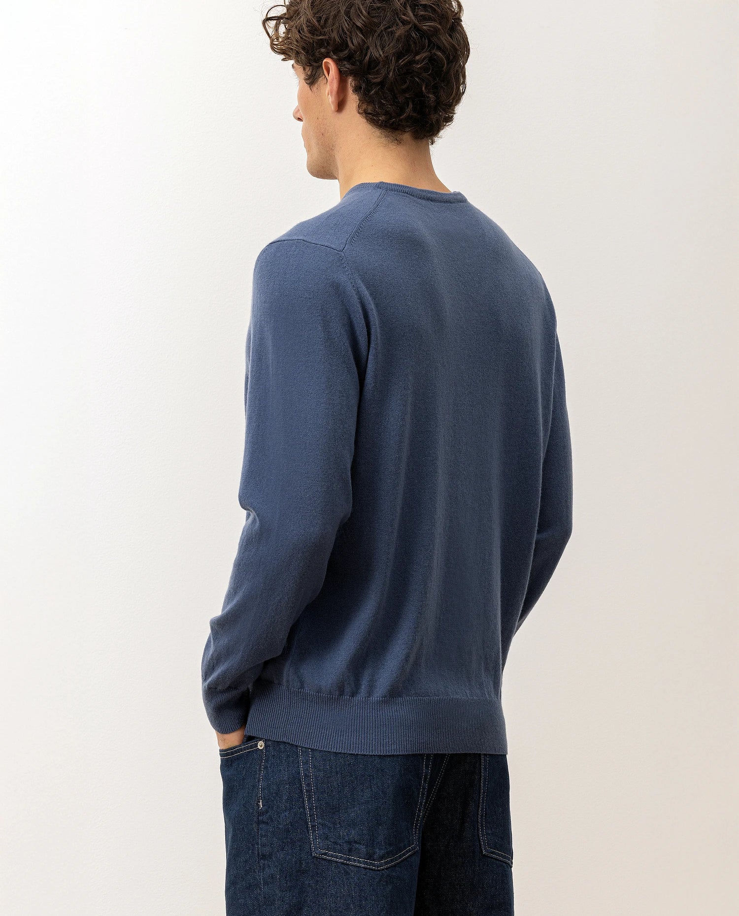 100-30020-15_6 - Allude - 100% Cashmere Blau Cashmere Feinstrick Flachstrick Herren Langarm NOS Pullover SAPG::101-30020 V-Ausschnitt