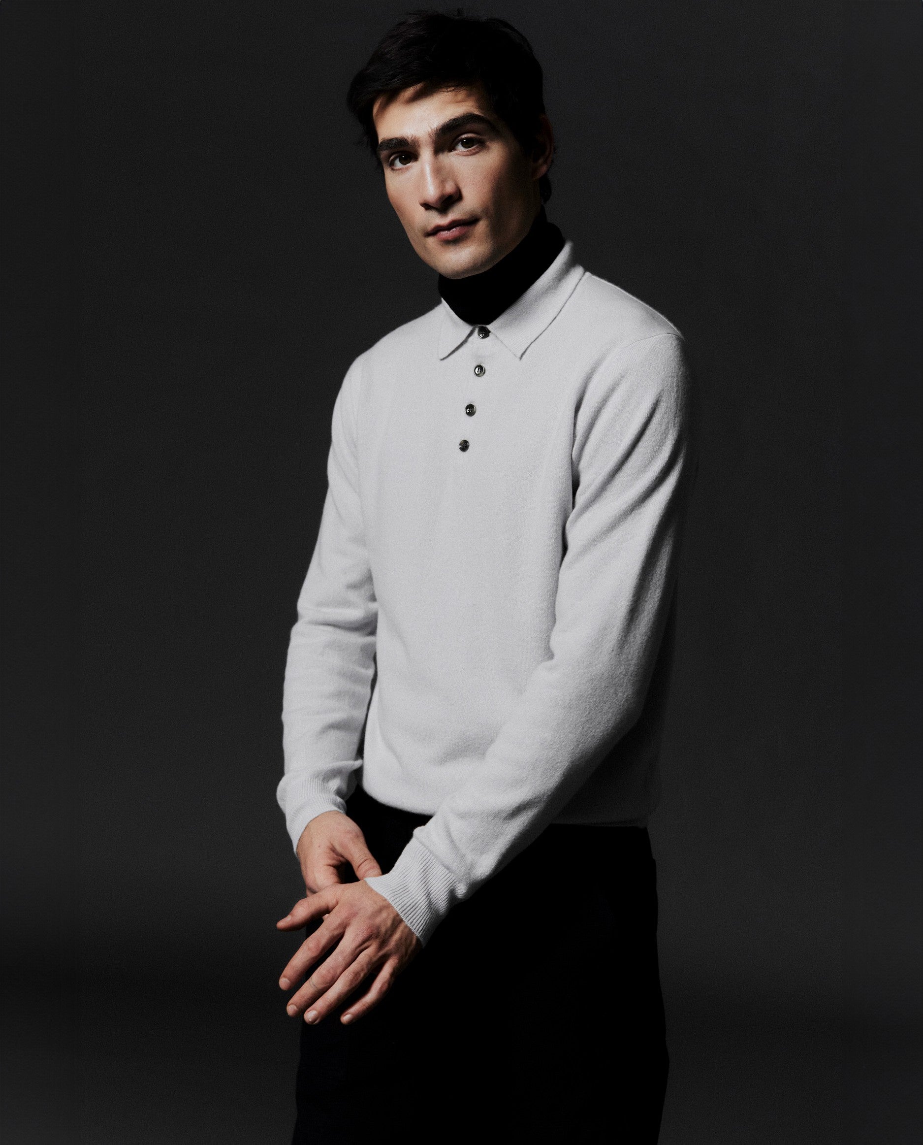 245-30023-0035 - Allude - 100% Cashmere Basic Cashmere Feinstrick Gerade Passform Grau Herren Langarm neveroutofstock Polo-Kragen Pullover SAPG::245-30023 Winter 2024/2025