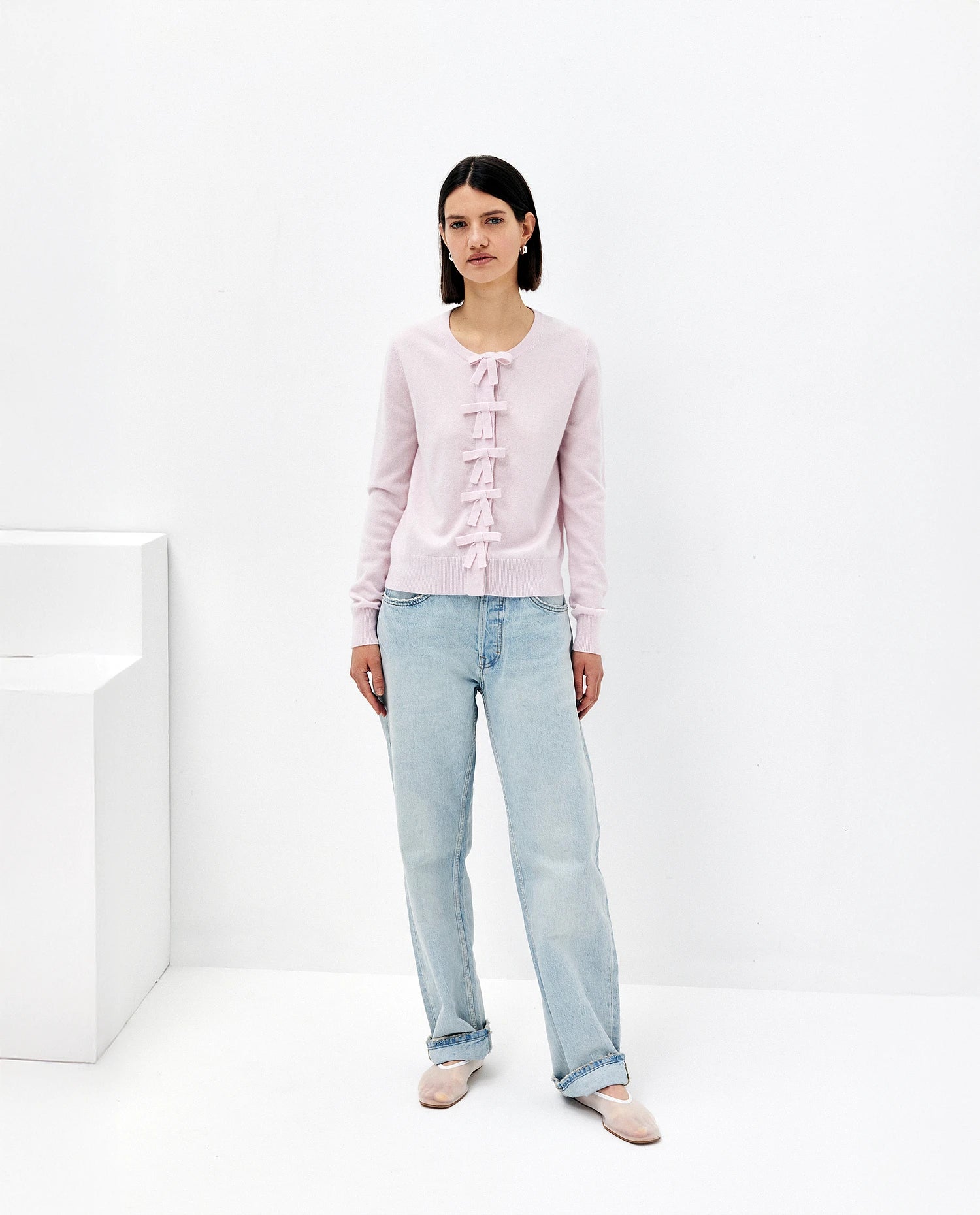 252-11180-60_1 - Allude - 100% Cashmere Cashmere Damen Feinstrick Gerade Passform Langarm Rose Rundhals SAPG::252-11180 Spring/Summer 2025 Strickjacke