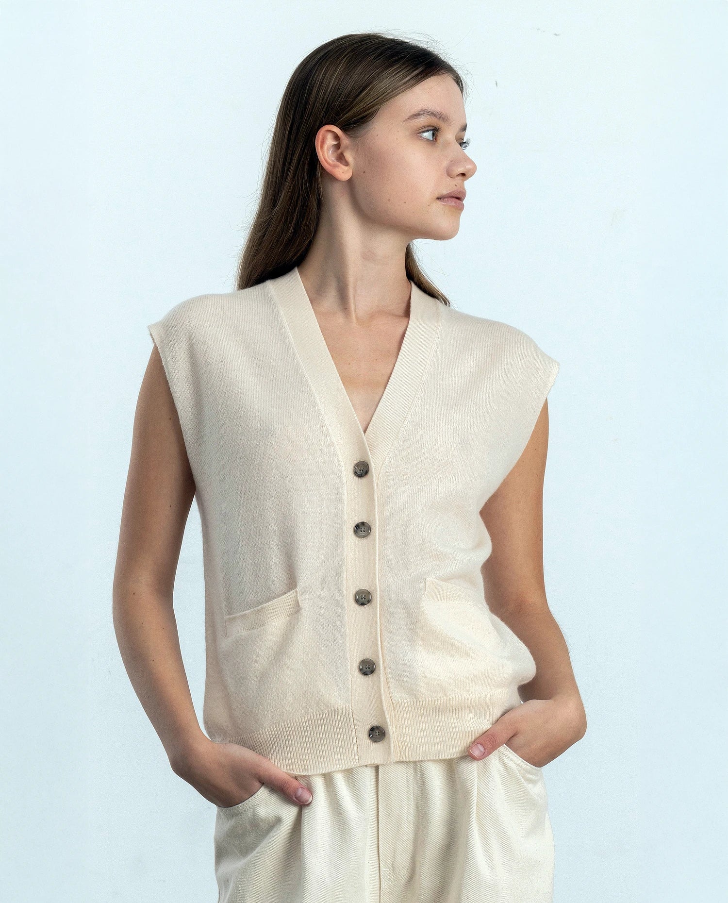 252-17002-41_20 - Allude - 30% Cashmere 70% Wolle Creme Damen Feinstrick Gerade Passform SAPG::252-17002 Spring/Summer 2025 Weste Woll-Mischung