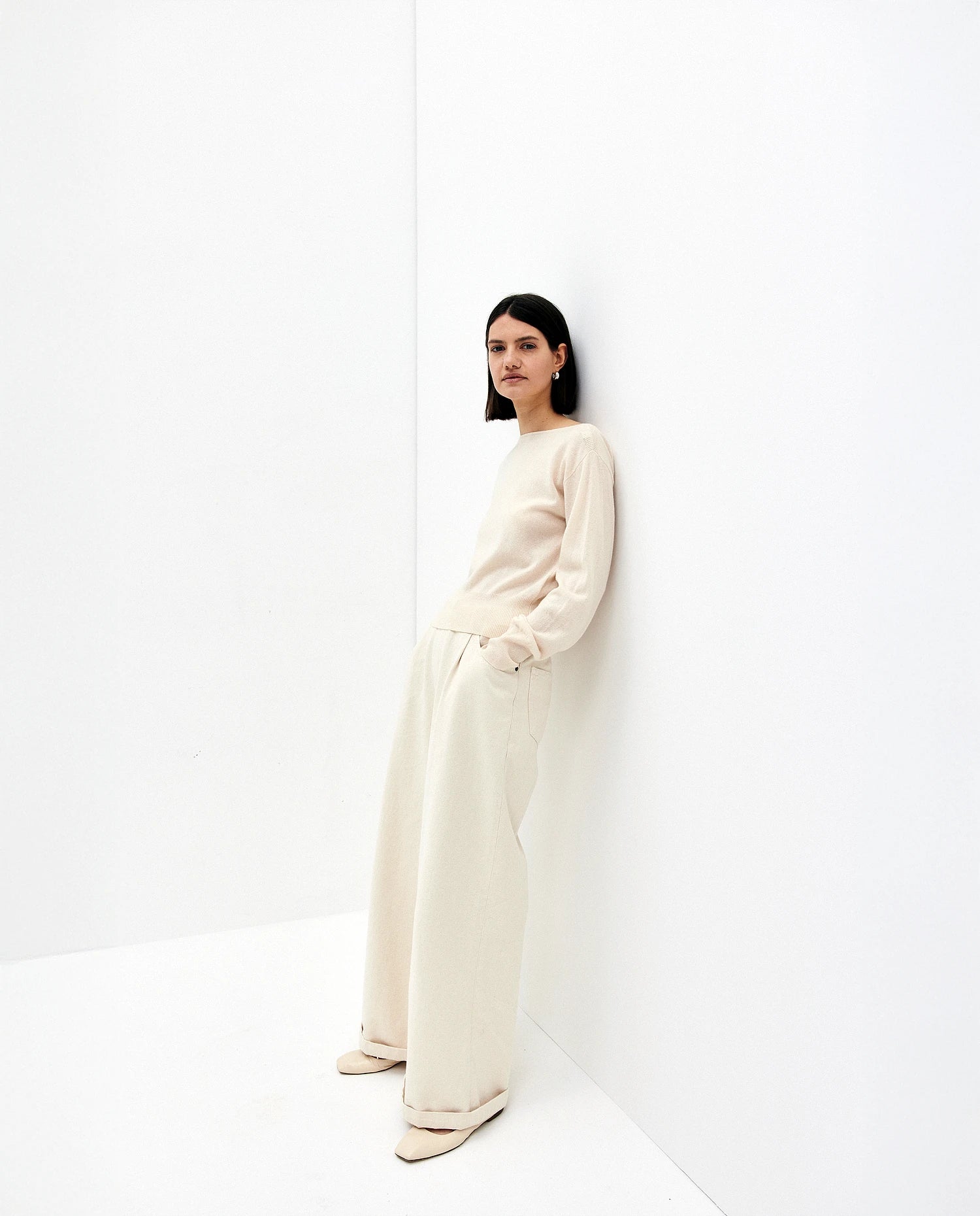 252-17003-41_10 - Allude - 30% Cashmere 70% Wolle Bootshalsausschnitt Creme Damen Feinstrick Gerade Passform Langarm Pullover SAPG::252-17003 Spring/Summer 2025 Woll-Mischung