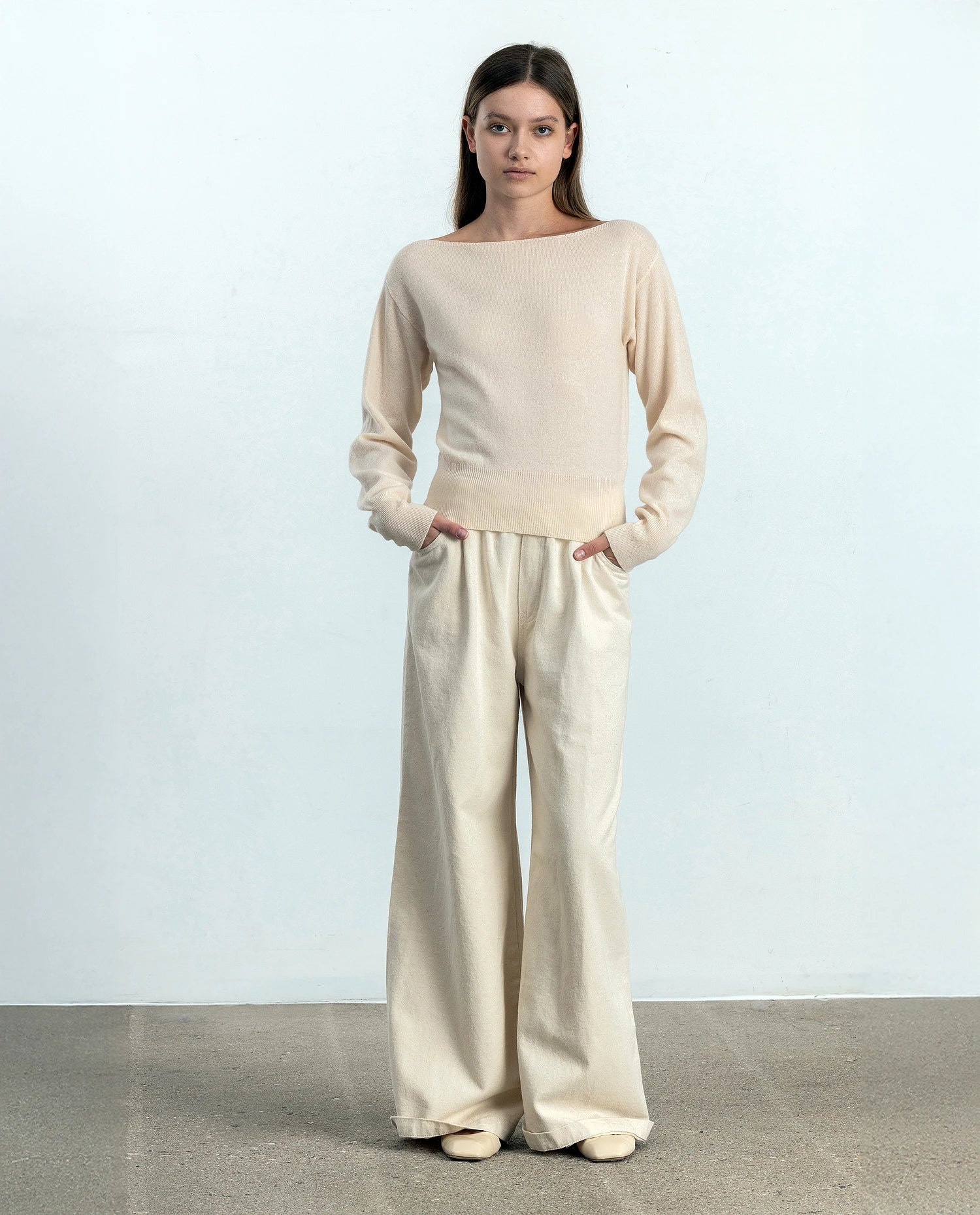 252-17003-41_2 - Allude - 30% Cashmere 70% Wolle Bootshalsausschnitt Creme Damen Feinstrick Gerade Passform Langarm Pullover SAPG::252-17003 Spring/Summer 2025 Woll-Mischung