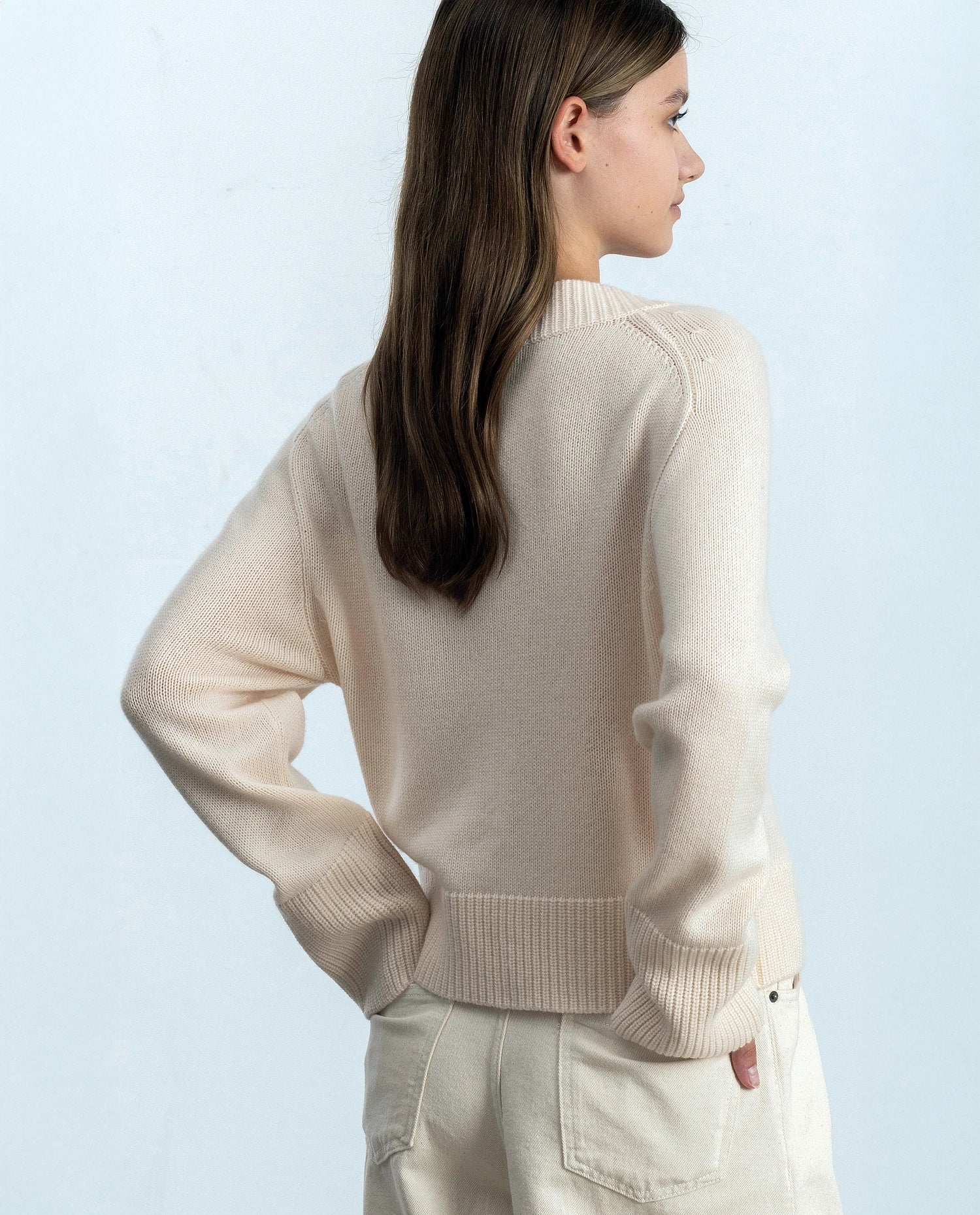 252-17033-41_21 - Allude - 30% Cashmere 70% Wolle Creme Damen Grobstrick Kastiger Schnitt Langarm Pullover SAPG::252-17033 Spring/Summer 2025 V-Ausschnitt Woll-Mischung