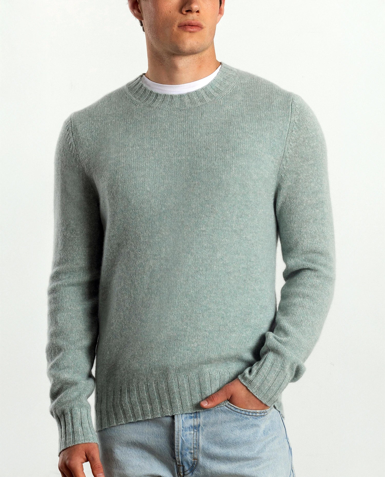 252-30030-8132_20 - Allude - 100% Cashmere Active Allude x Eisbach Cashmere Gerade Passform Grau Herren Langarm mittelschwerer Strick NEW Pullover Rundhals SAPG::252-30030 Spring/Summer 2025