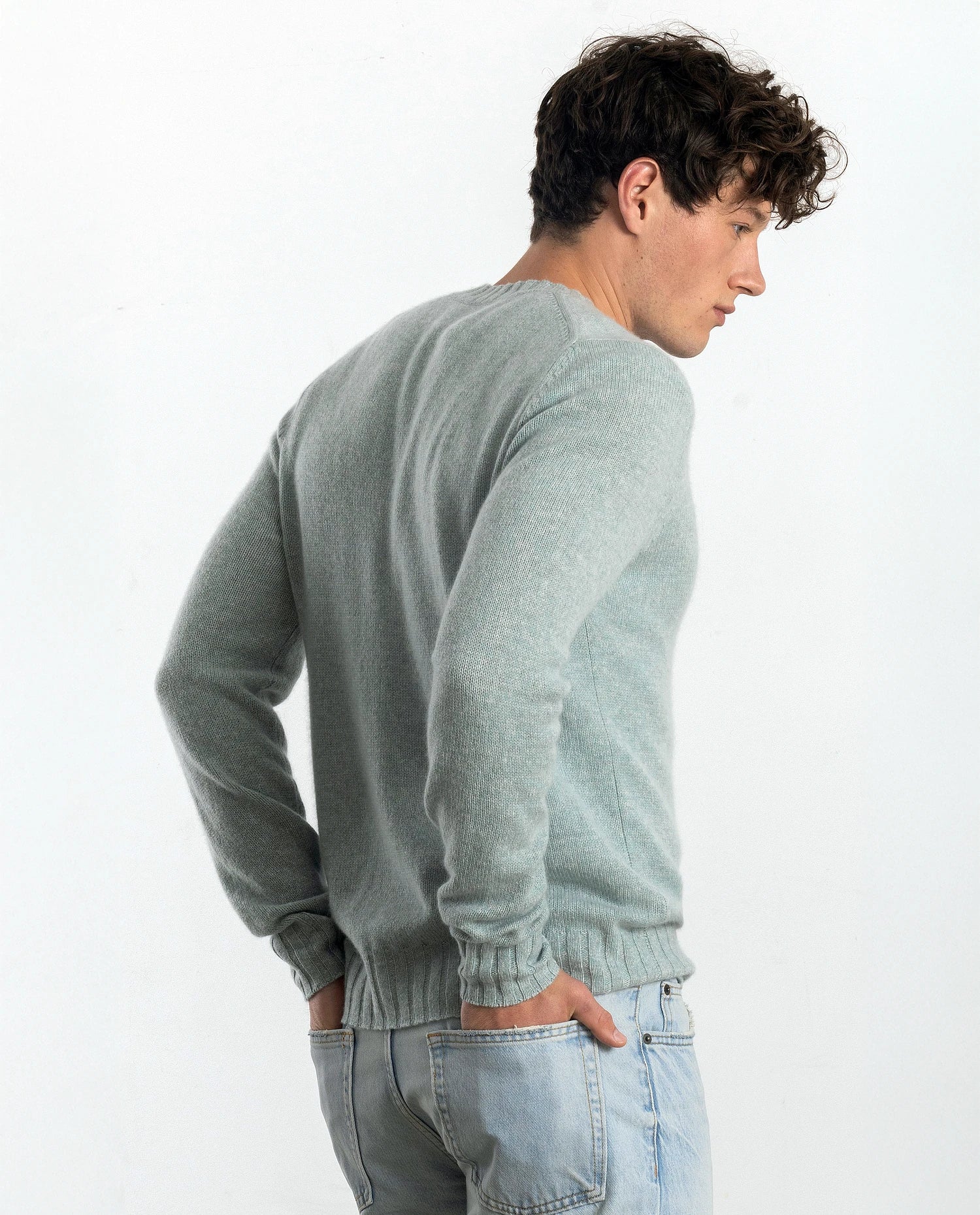 252-30030-8132_21 - Allude - 100% Cashmere Active Allude x Eisbach Cashmere Gerade Passform Grau Herren Langarm mittelschwerer Strick NEW Pullover Rundhals SAPG::252-30030 Spring/Summer 2025