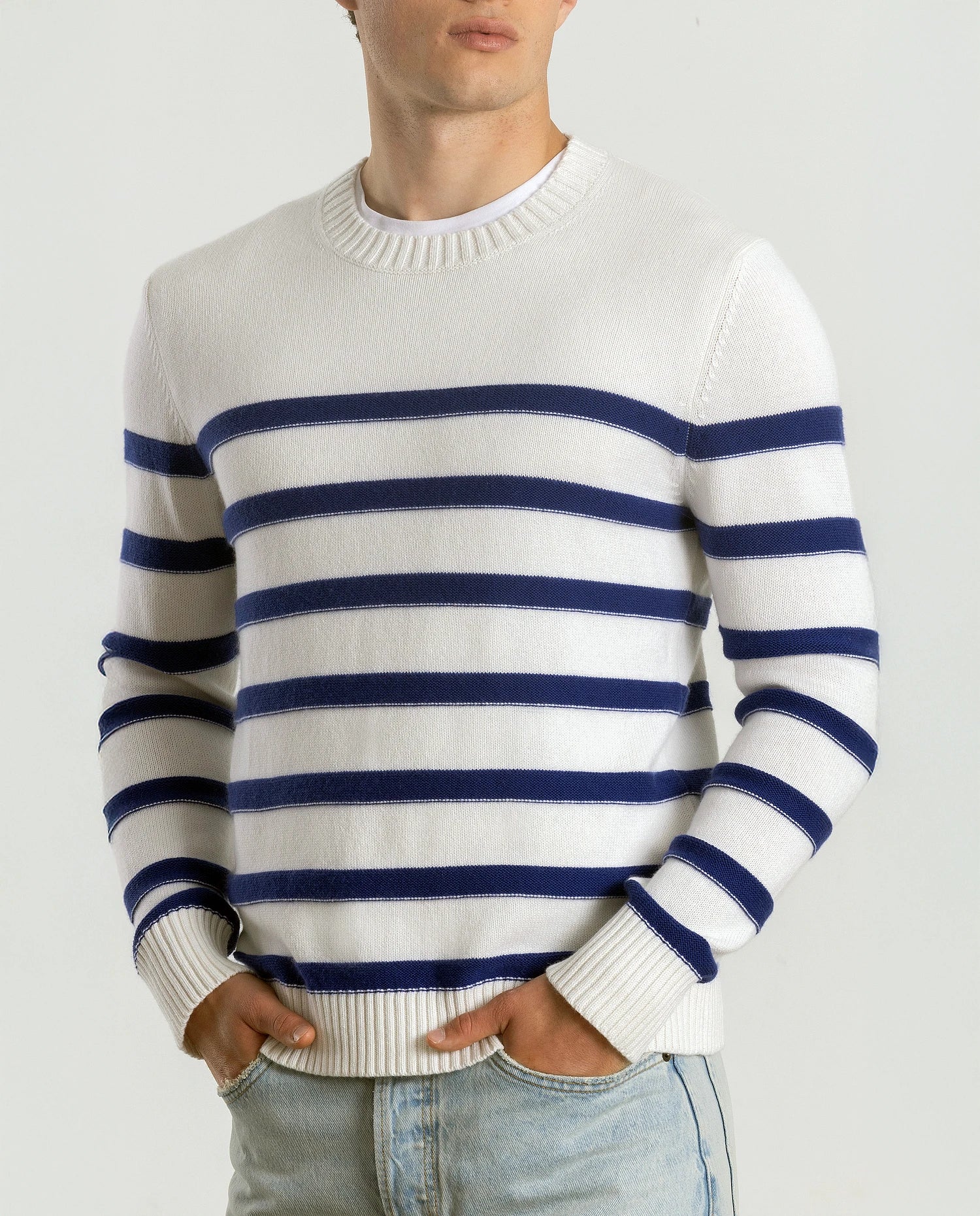 252-35021-4015_20 - Allude - 30% Cashmere 70% Baumwolle Active Allude x Eisbach Baumwoll-Mischung Gerade Passform Herren Langarm mittelschwerer Strick NEW Pullover Rundhals SAPG::252-35021 Spring/Summer 2025 Weiß