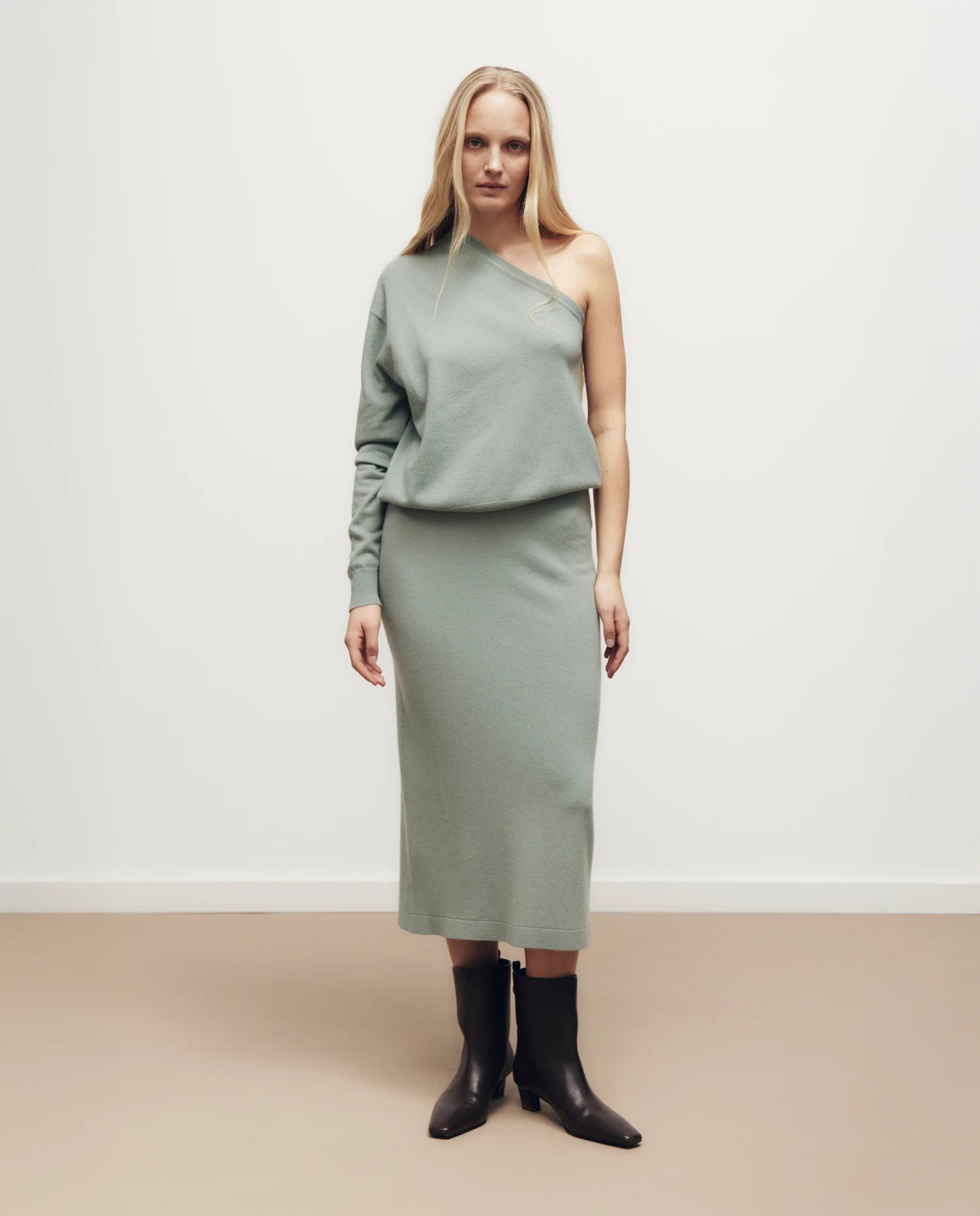 255-11119-31_1_15f37af5-bf83-4765-85f6-2acd899475f1 - Allude - 0 100% Cashmere Active Damen Fall/Winter 2025/2026 Feinstrick Flachstrick Gerade Passform Grün NEW Rock SAPG::255-11119