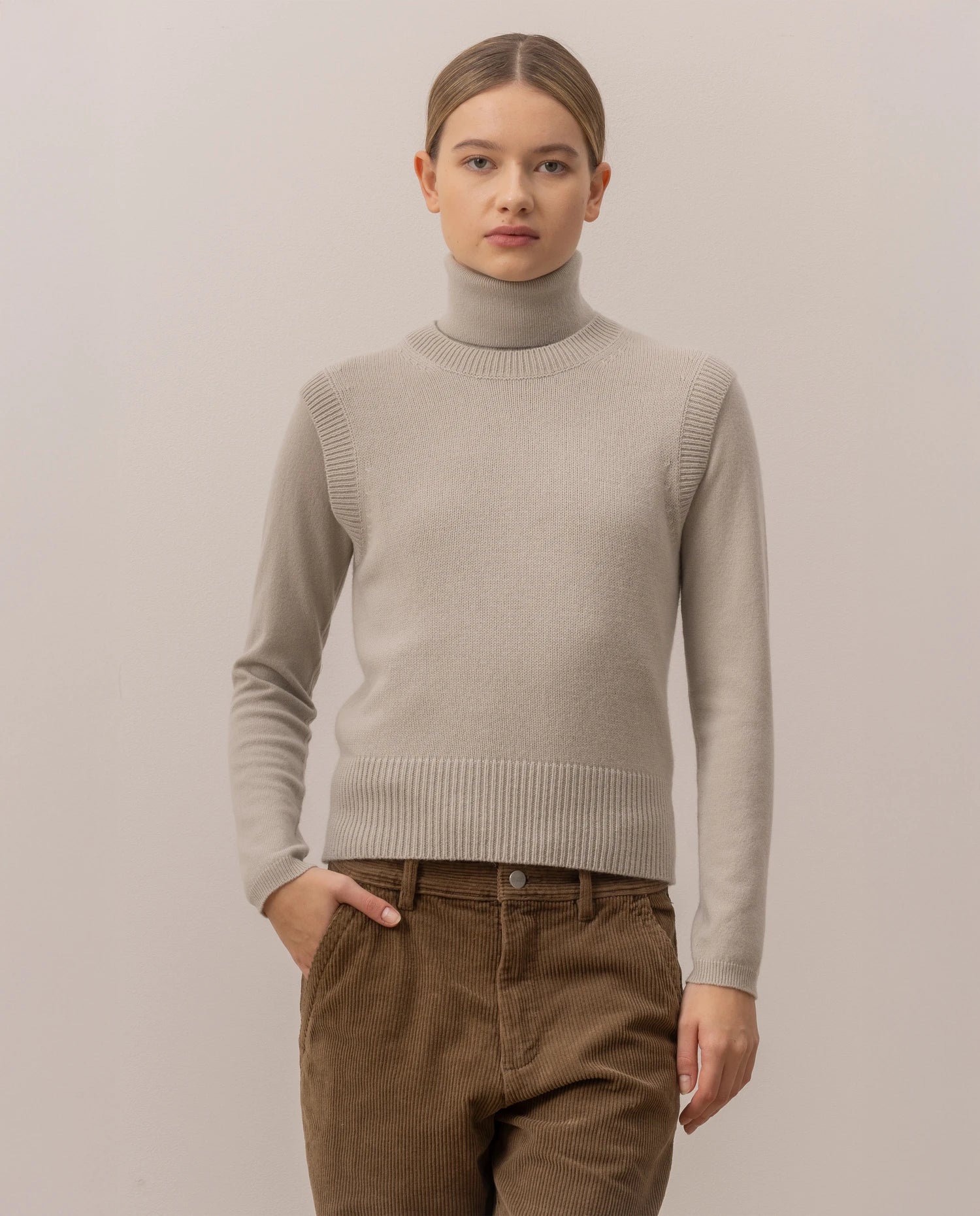 255-11234-82_2 - Allude - 100% Cashmere Active Damen Fall/Winter 2025/2026 Flachstrick Gerade Passform Grau mittelschwerer Strick NEW Pullover Rundhals SAPG::255-11234