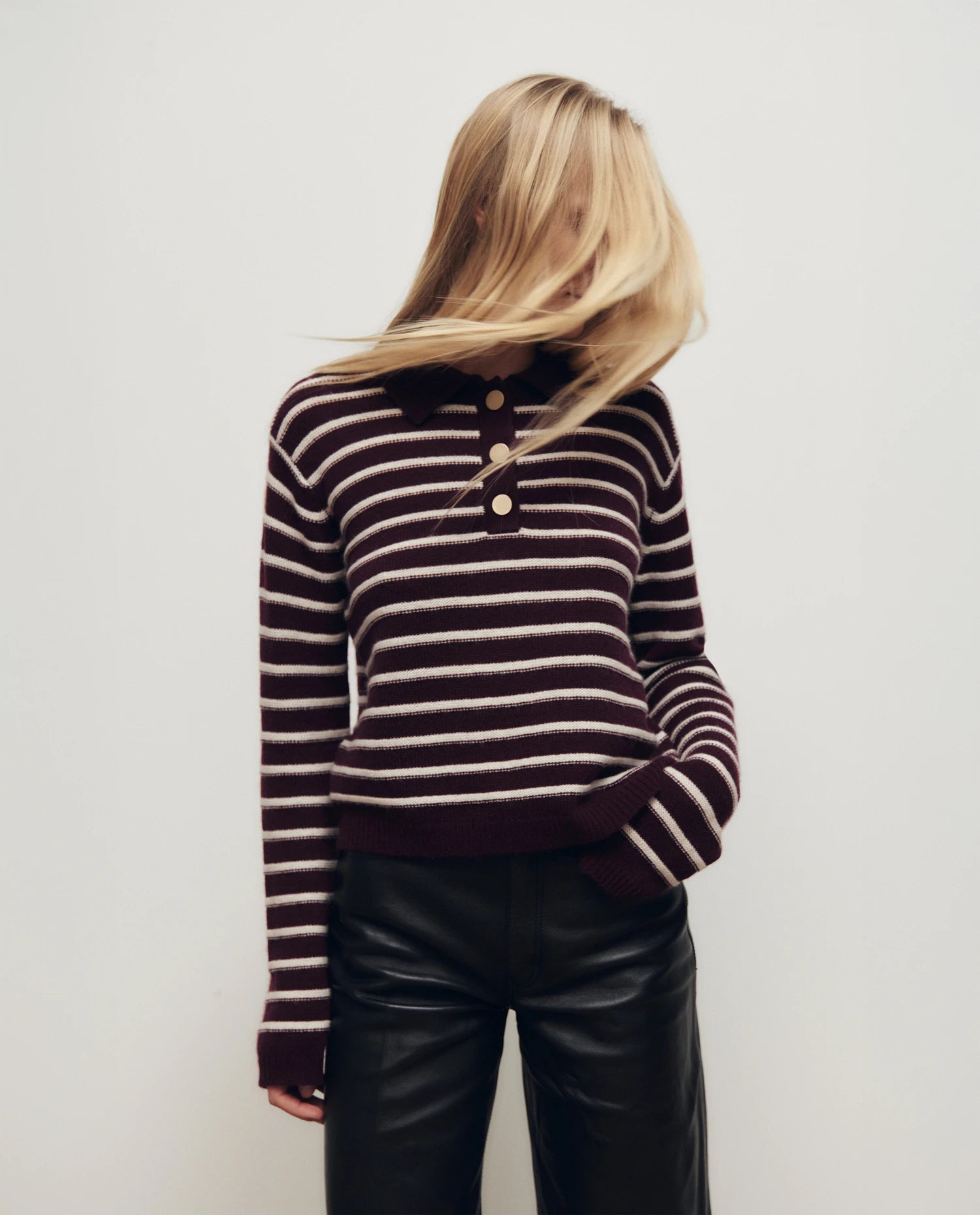 255-17022-68_1-1 - Allude - 30% Cashmere 70% Wolle Active Damen Fall/Winter 2025/2026 Flachstrick mit Streifen --> Streifendesign Kastiger Schnitt mittelschwerer Strick NEW Polo Pullover Rot SAPG::255-17022