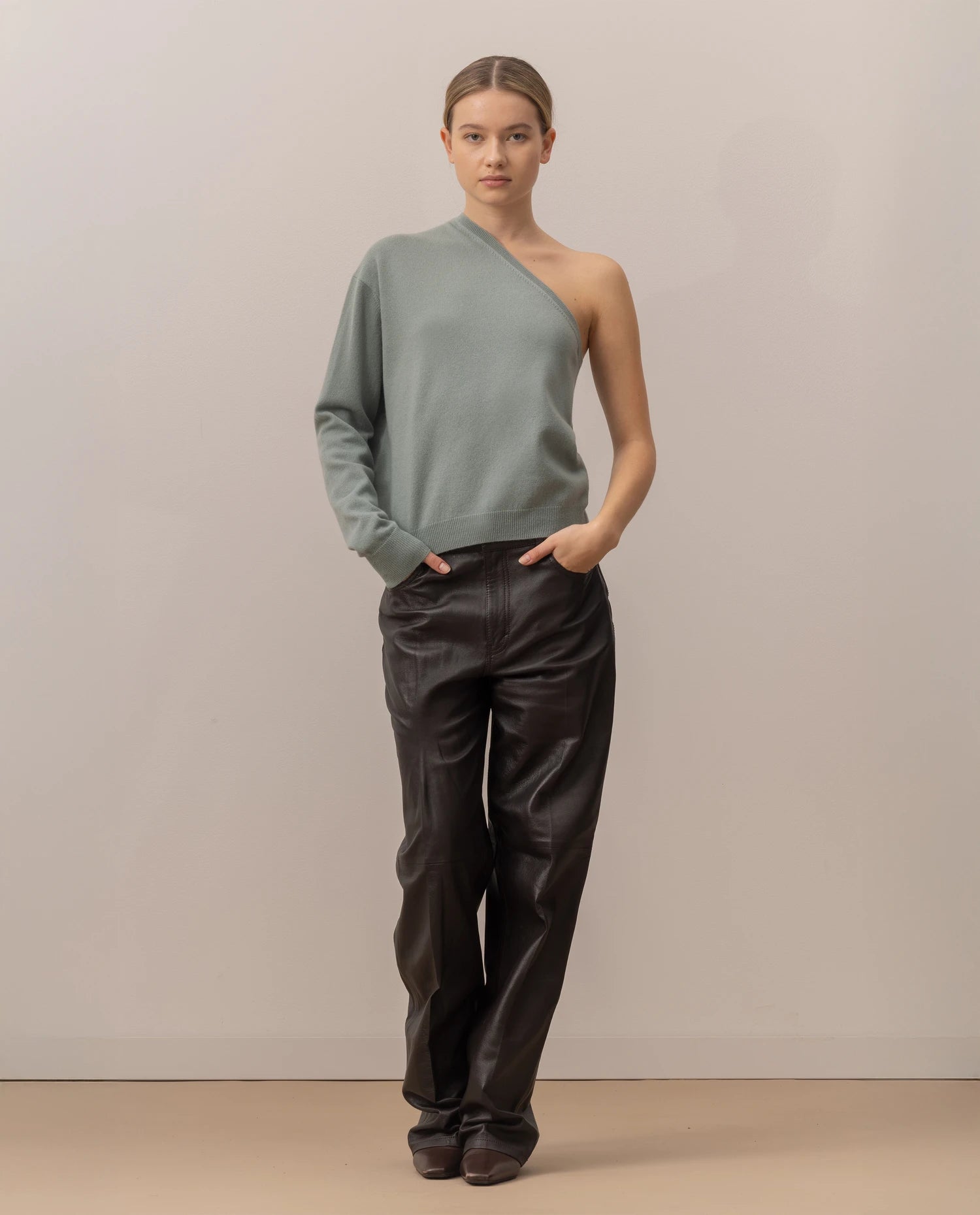 255-17091-31_2 - Allude - 30% Cashmere 70% Wolle Active Damen Fall/Winter 2025/2026 Feinstrick Flachstrick Grün Lockerer Schnitt NEW Pullover Rundhals SAPG::255-17091