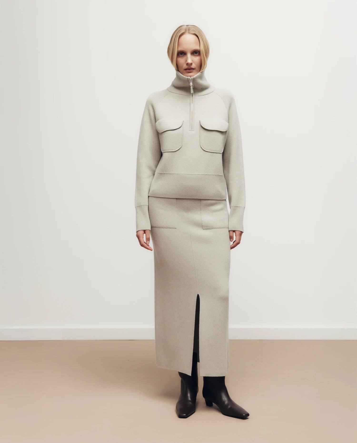 255-17616-82_1 - Allude - 0 30% Cashmere 70% Wolle Active Damen Fall/Winter 2025/2026 Grau Kastiger Schnitt mittelschwerer Strick NEW Pullover SAPG::255-17616 Uni Jacquardmuster