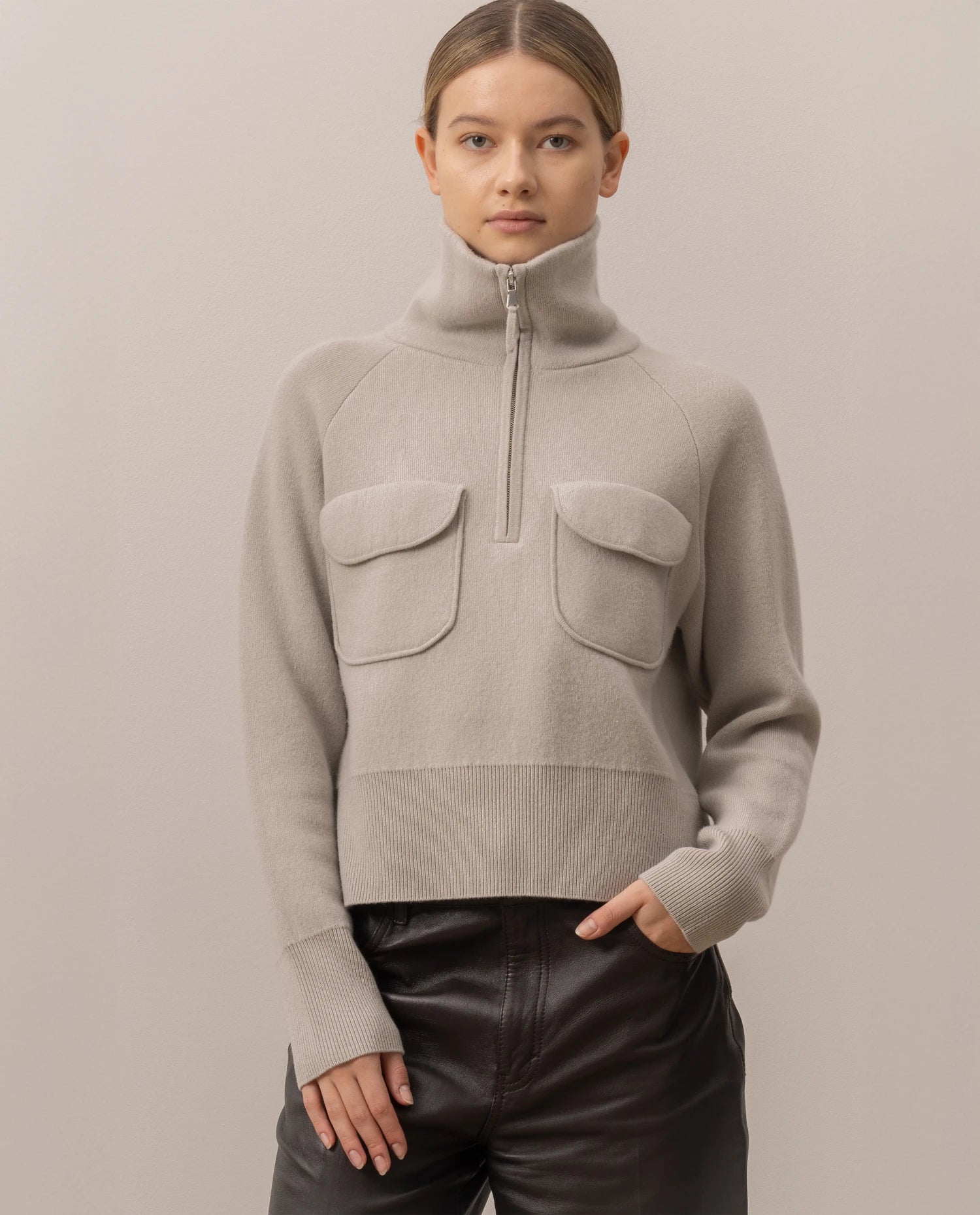 255-17616-82_2 - Allude - 0 30% Cashmere 70% Wolle Active Damen Fall/Winter 2025/2026 Grau Kastiger Schnitt mittelschwerer Strick NEW Pullover SAPG::255-17616 Uni Jacquardmuster