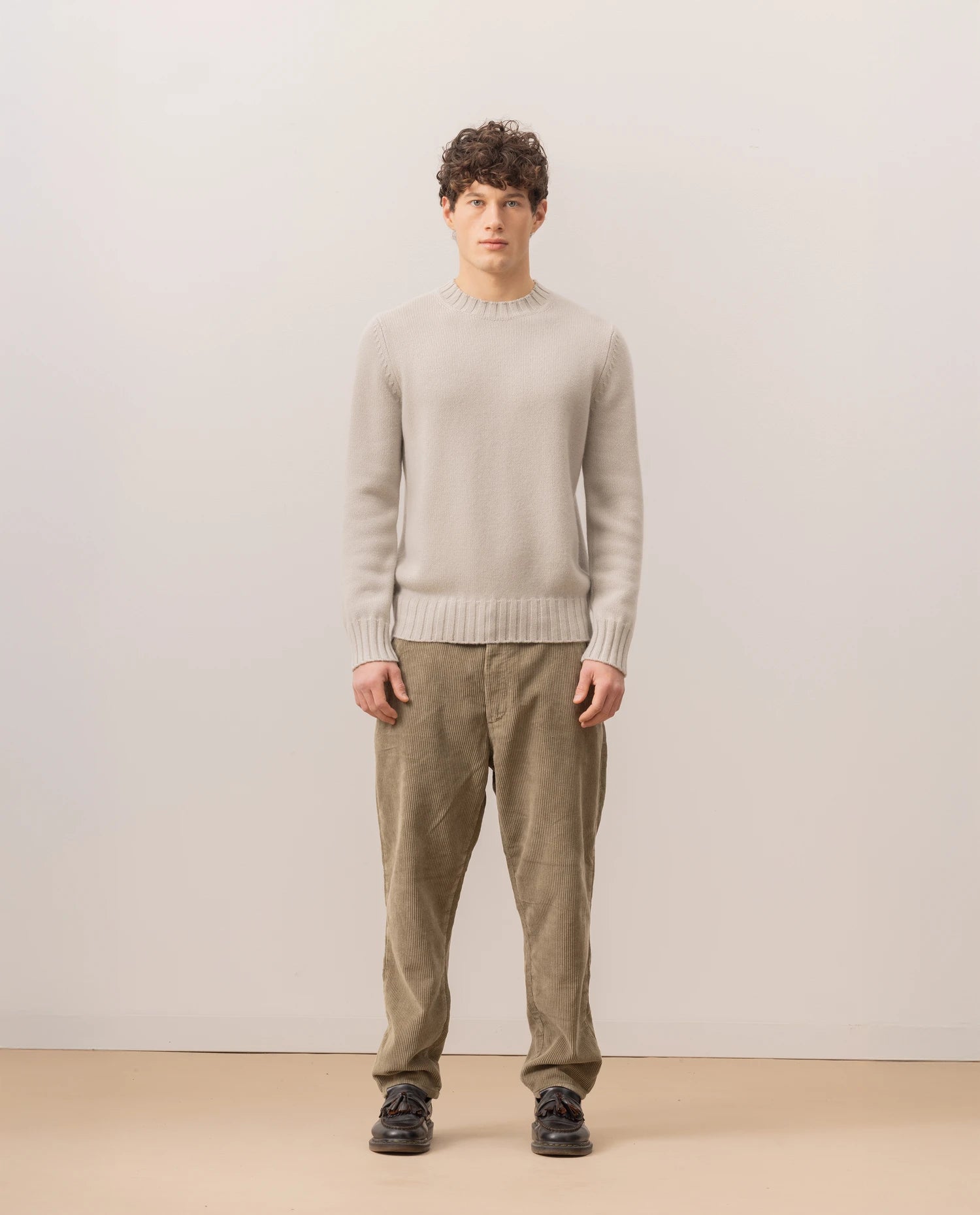 255-30001-82_2 - Allude - 100% Cashmere Active Fall/Winter 2025/2026 Flachstrick Gerade Passform Grau Grobstrick Herren NEW Pullover Rundhals SAPG::255-30001