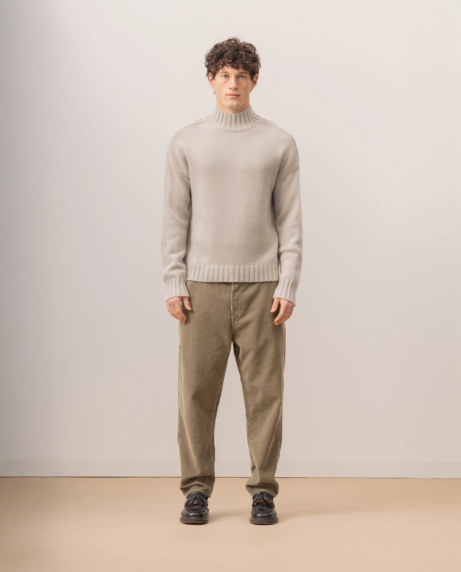 255-30003-82_2 - Allude - 100% Cashmere Active Fall/Winter 2025/2026 Flachstrick Gerade Passform Grau Grobstrick Herren NEW Pullover SAPG::255-30003 Stehkragen