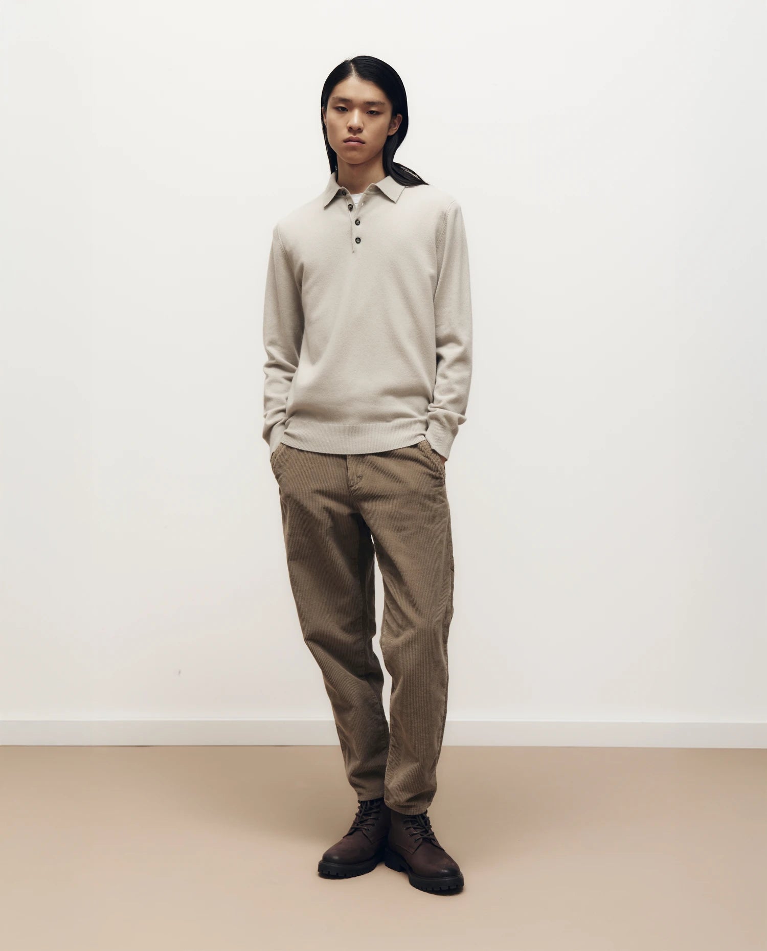 255-30023-82_1 - Allude - 100% Cashmere Active Fall/Winter 2025/2026 Feinstrick Flachstrick Gerade Passform Grau Herren NEW Polo Pullover SAPG::255-30023