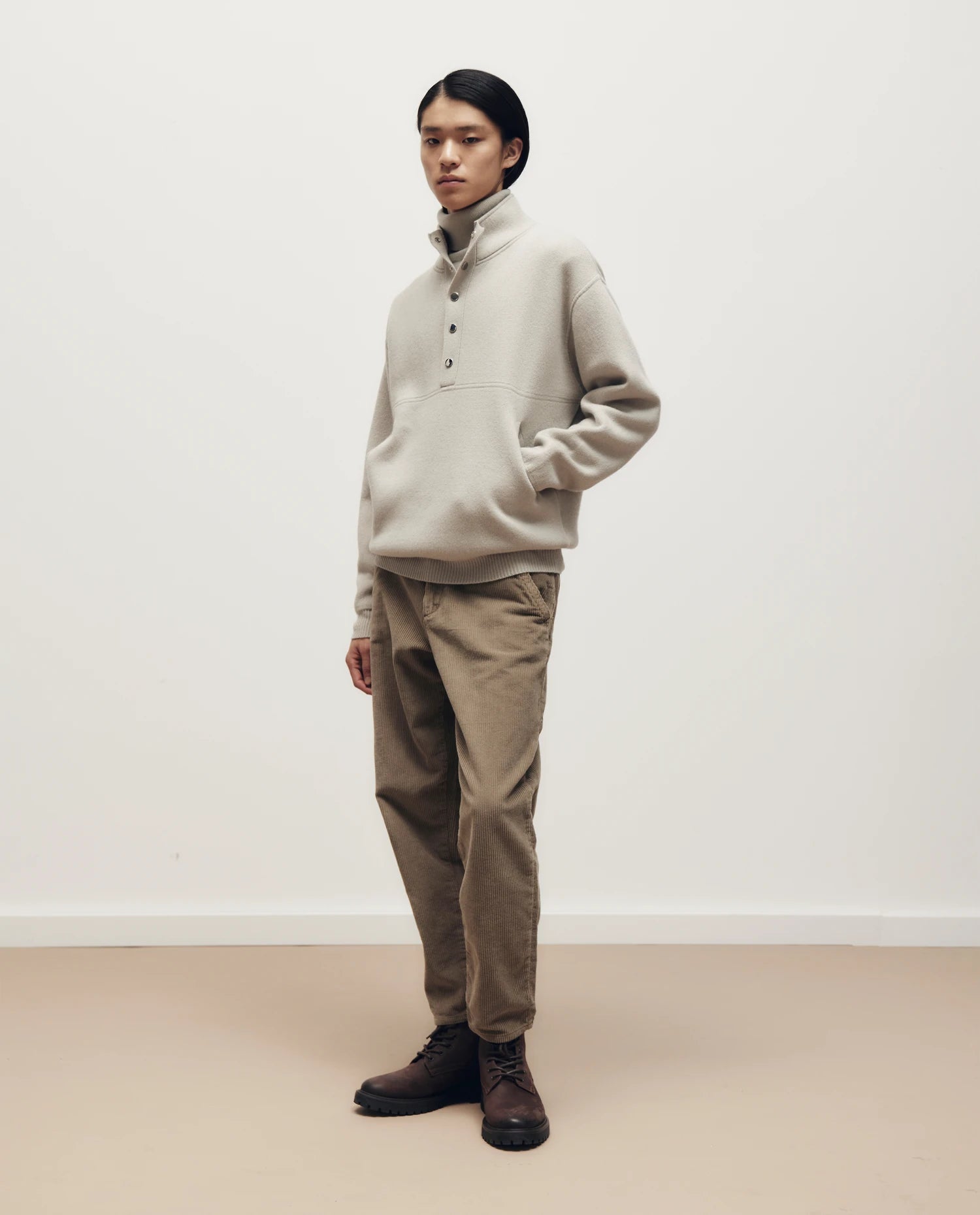 255-30024-82_10 - Allude - 100% Cashmere Active Fall/Winter 2025/2026 Feinstrick Flachstrick Gerade Passform Grau Herren NEW Pullover Rollkragen SAPG::255-30024