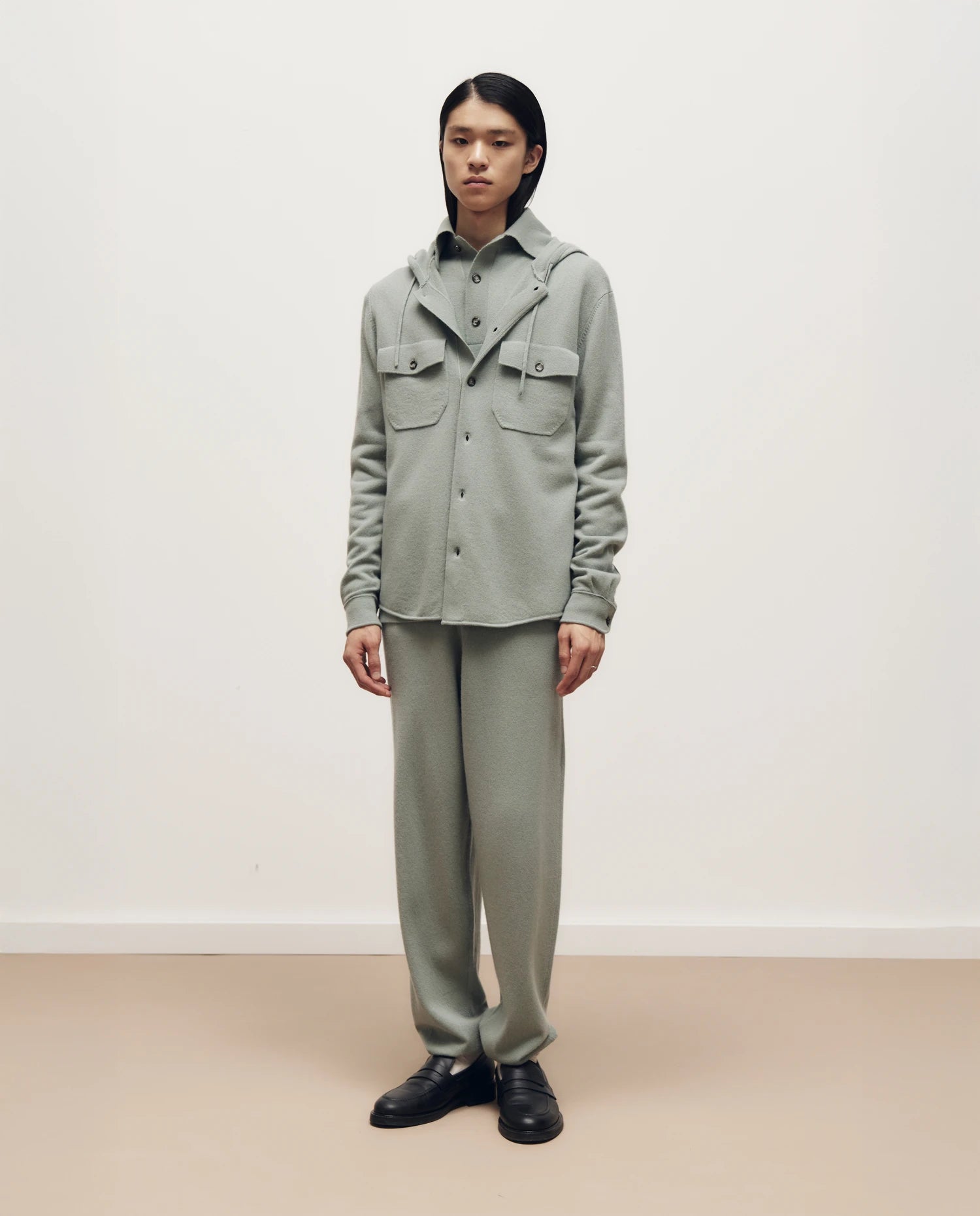 255-37011-31_1 - Allude - 0 30% Cashmere 70% Wolle Active Fall/Winter 2025/2026 Feinstrick Flachstrick Gerade Passform Grün Herren Hose NEW SAPG::255-37011