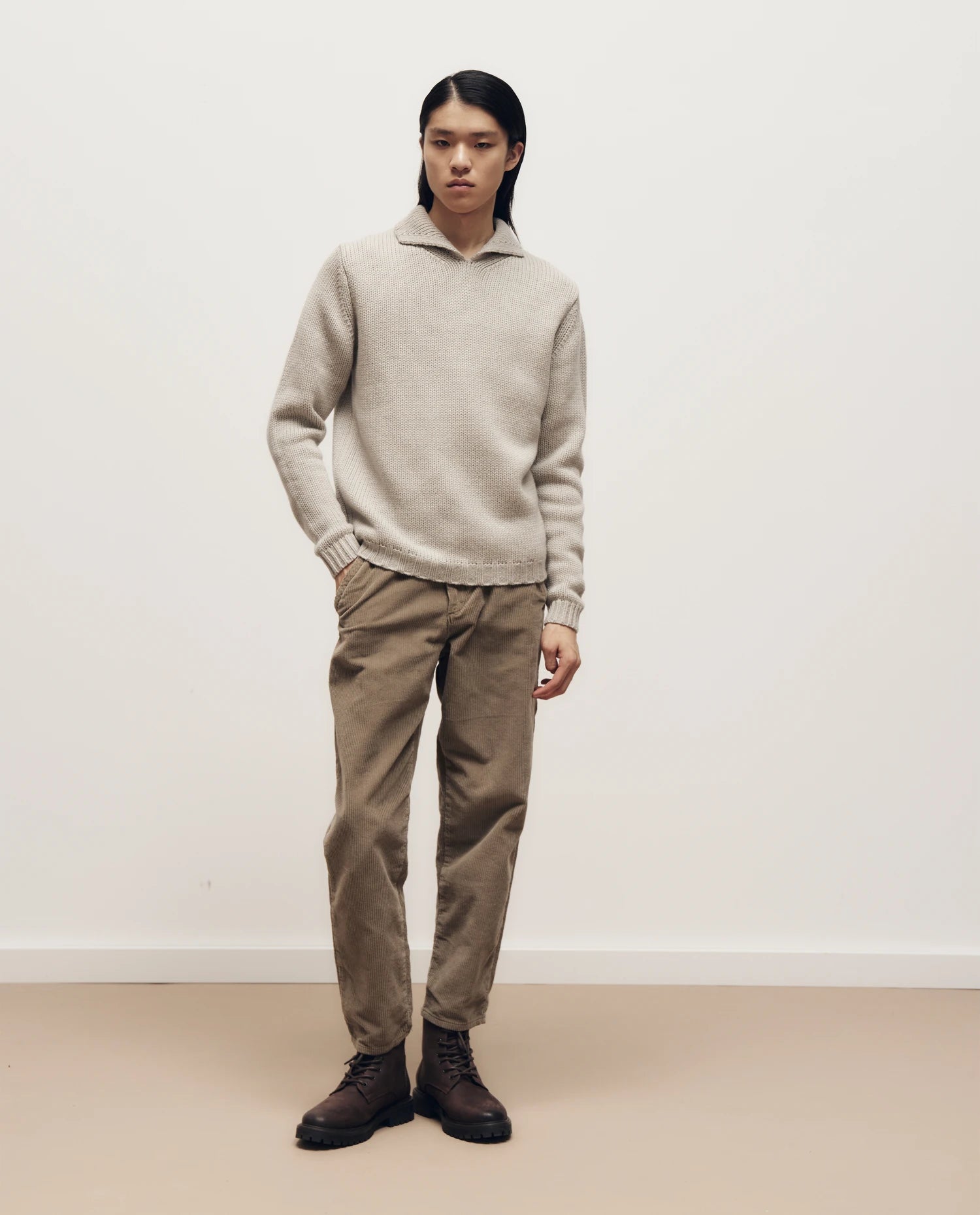 255-37601-82_1 - Allude - 30% Cashmere 70% Wolle Active Fall/Winter 2025/2026 Flachstrick Gerade Passform Grau Grobstrick Herren NEW normaler Kragen Pullover SAPG::255-37601