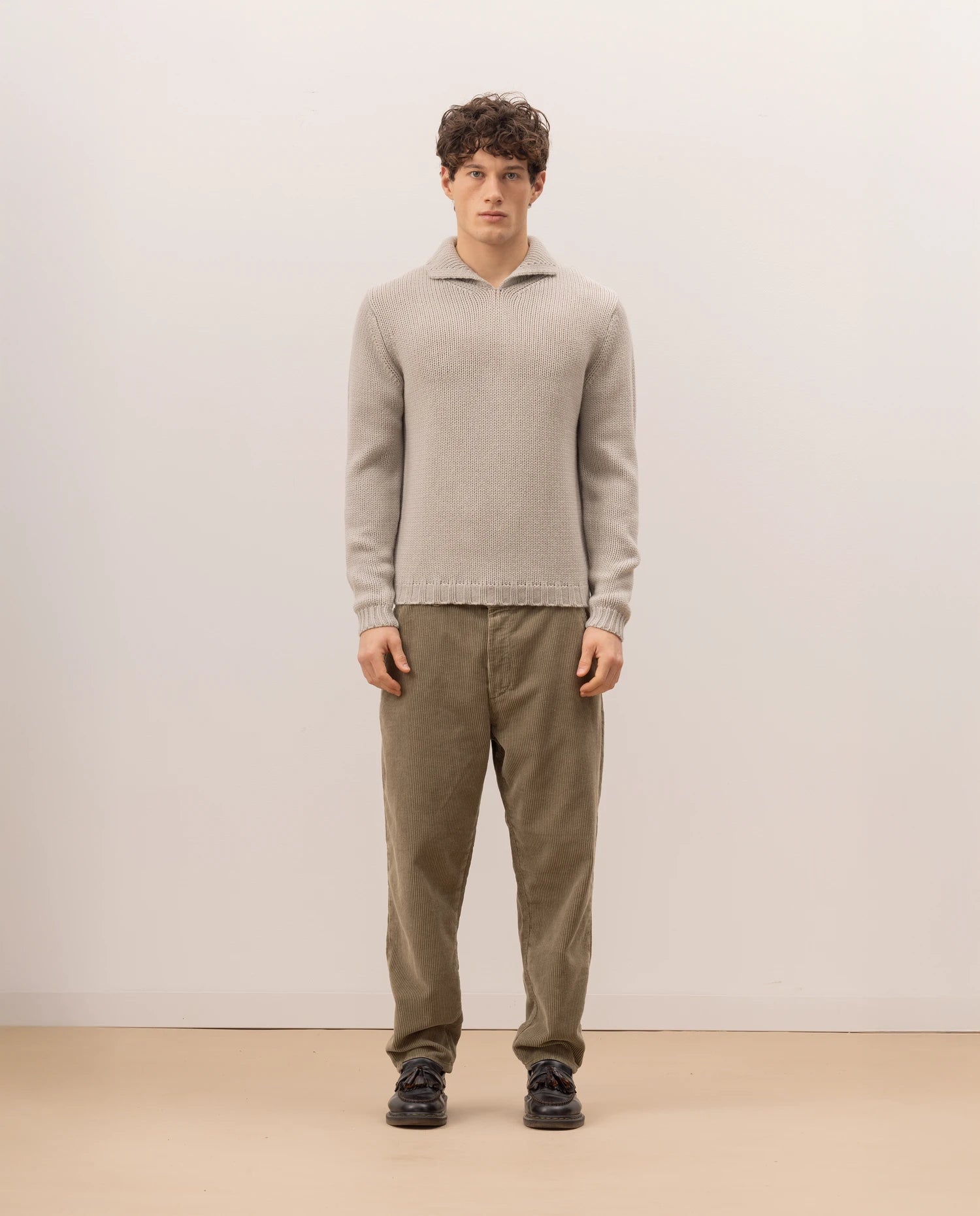255-37601-82_2 - Allude - 30% Cashmere 70% Wolle Active Fall/Winter 2025/2026 Flachstrick Gerade Passform Grau Grobstrick Herren NEW normaler Kragen Pullover SAPG::255-37601