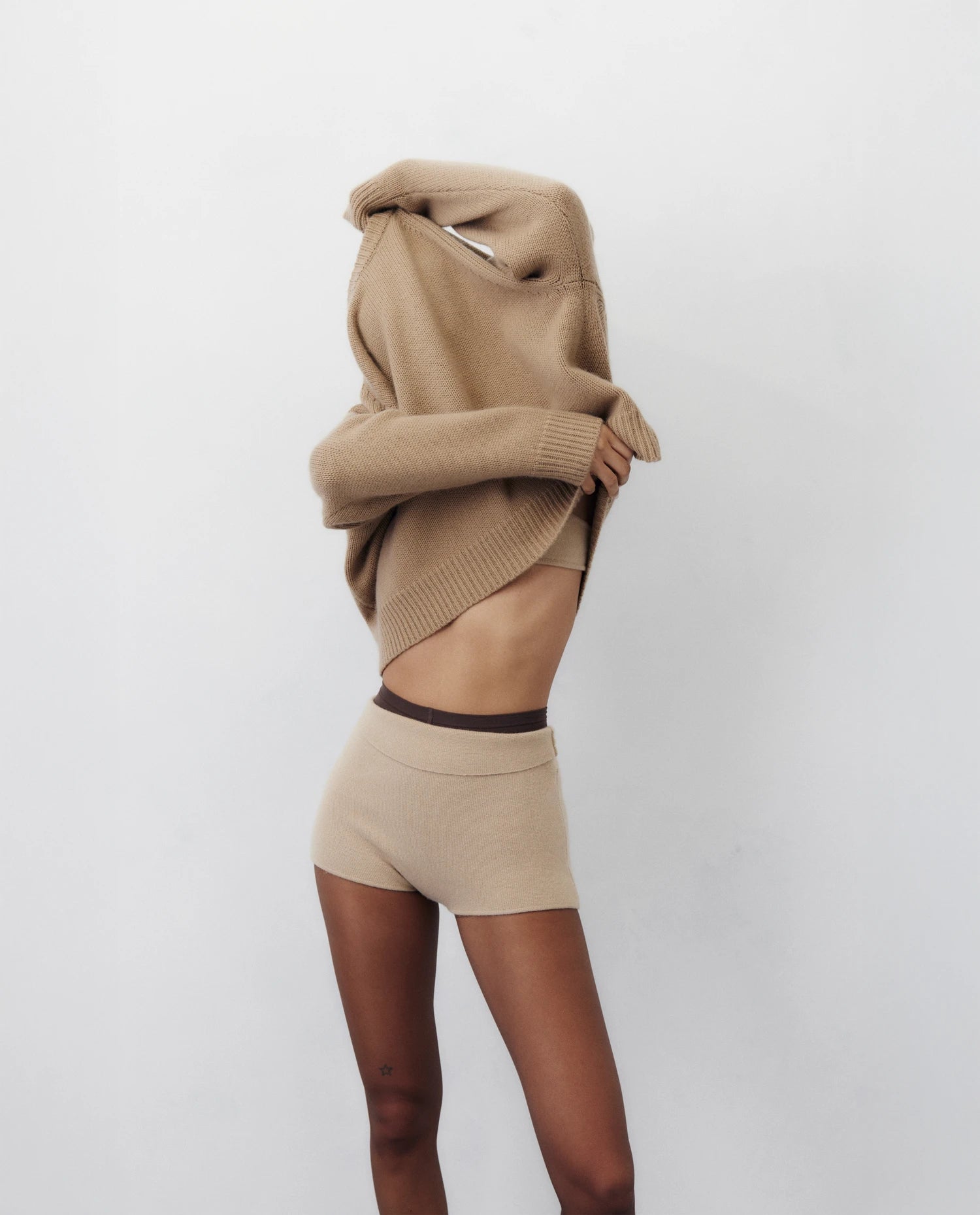 256-20643-43_2 - Allude - 30% Cashmere 70% Wolle Active Beige Damen Holiday 2026 NEW Pullover Rundhals SAPG::256-20643 Wolle