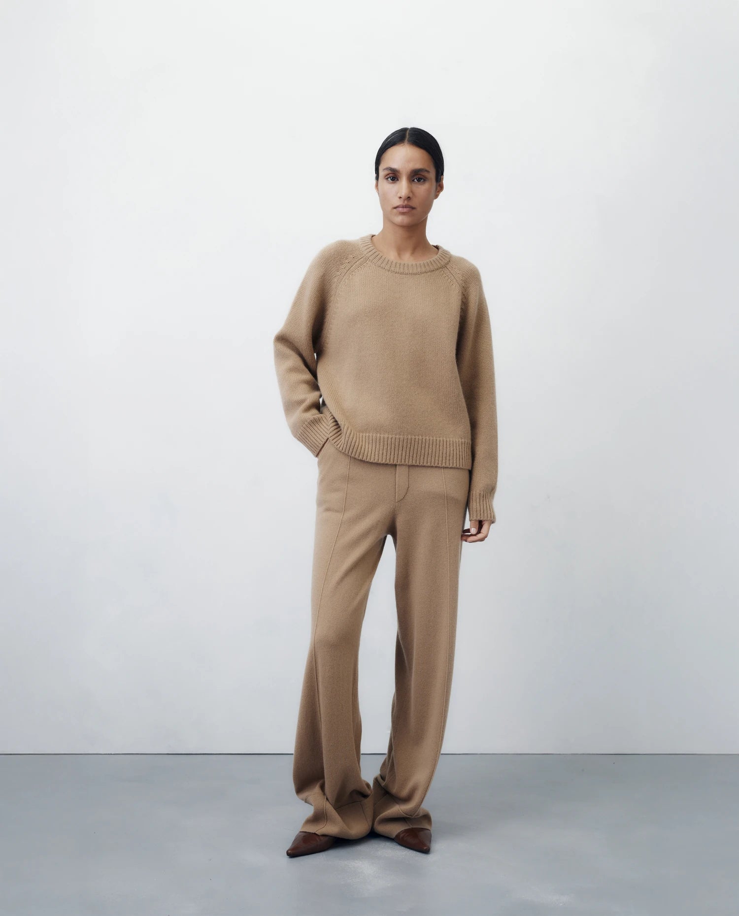 256-20643-43_4 - Allude - 30% Cashmere 70% Wolle Active Beige Damen Holiday 2026 NEW Pullover Rundhals SAPG::256-20643 Wolle