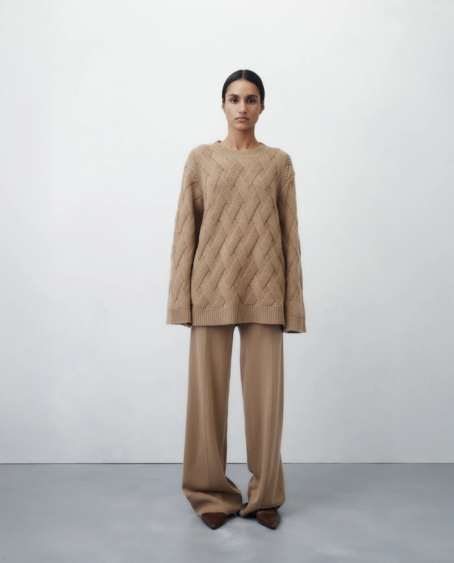 256-20660-43_4 - Allude - 30% Cashmere 70% Wolle Active Beige Damen Holiday 2026 NEW Pullover Rundhals SAPG::256-20660 Wolle