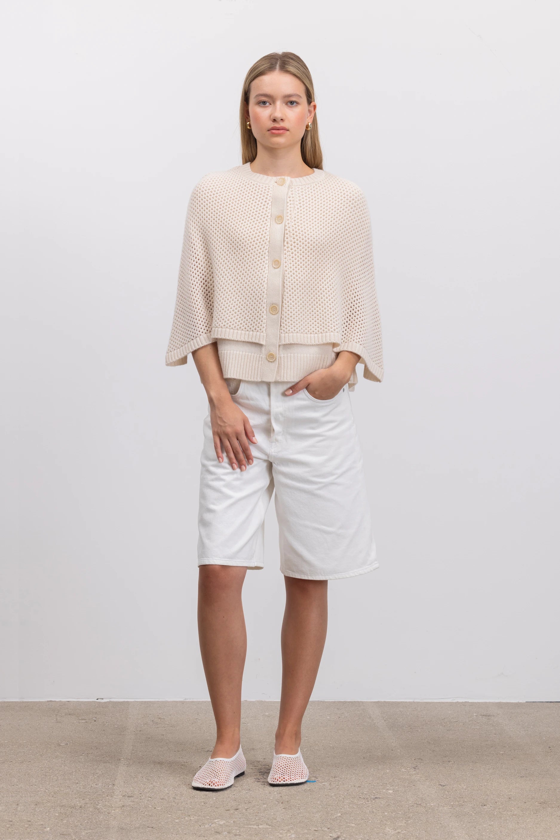262-17640-41_5_20copie - Allude - 30% Cashmere 70% Wolle Cape Creme Damen SAPG::262-17640 Spring/Summer 2026 Wolle