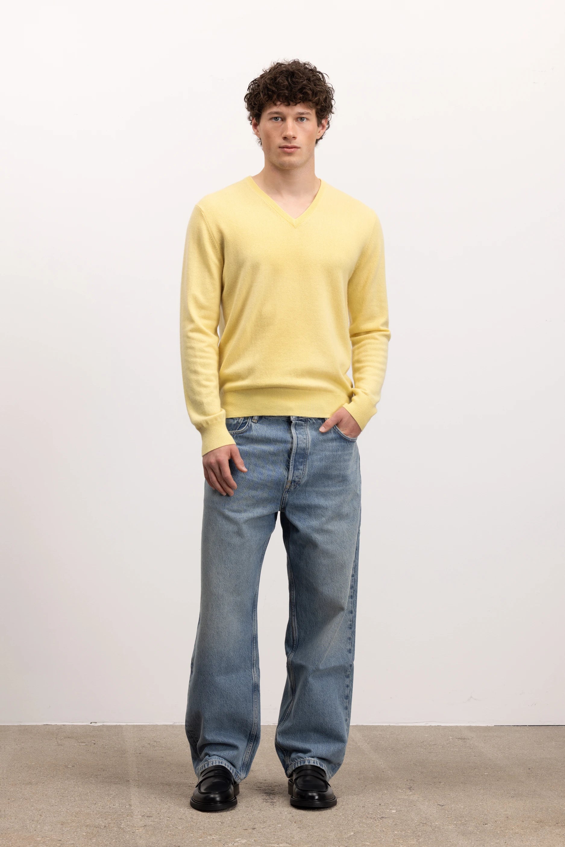 262-30020-21_6 - Allude - 100% Cashmere Active Cashmere Gelb Herren Langarm NEW Pullover SAPG::262-30020 Spring/Summer 2026 V-Ausschnitt