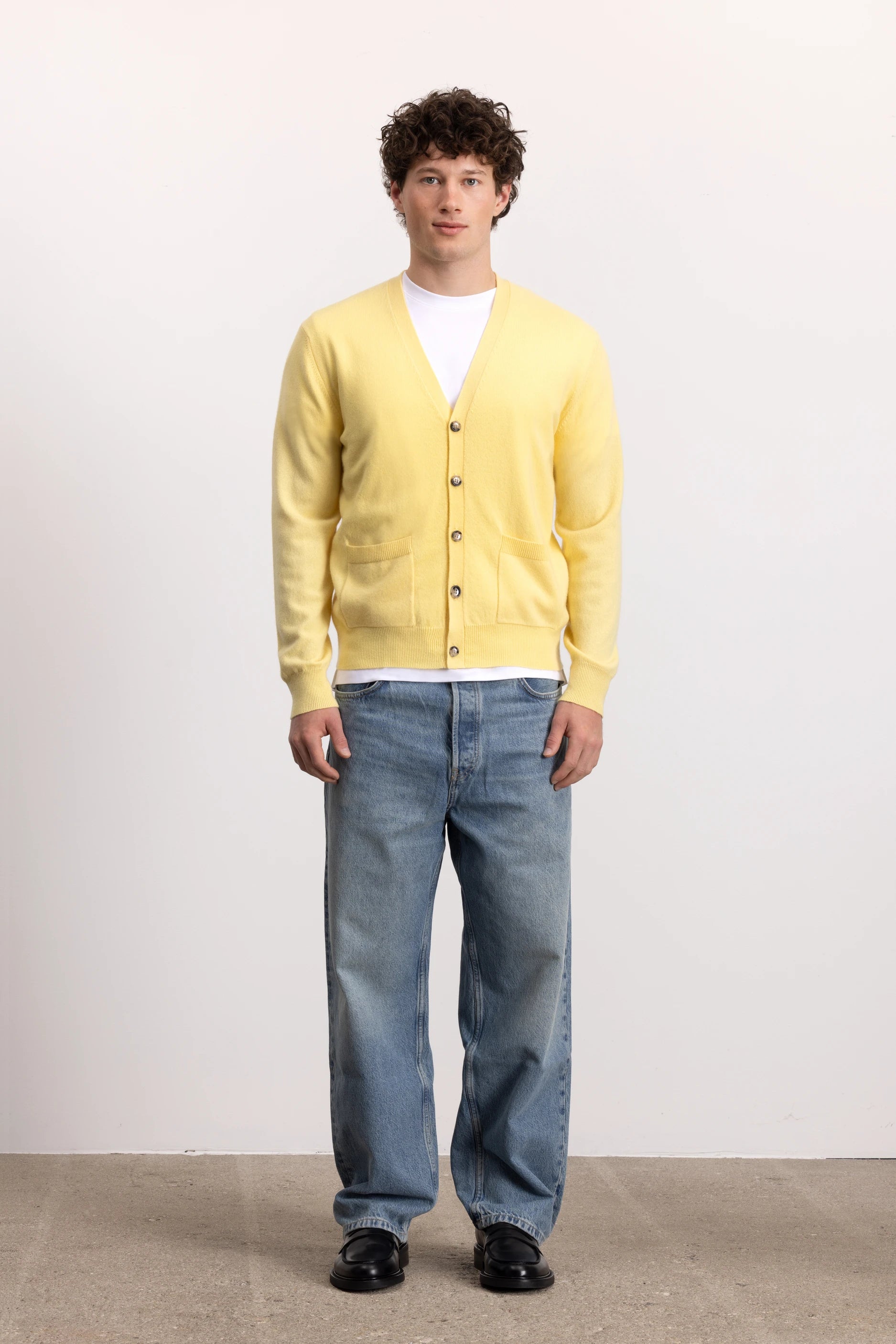 262-30022-21_5 - Allude - 100% Cashmere Active Cashmere Gelb Herren Langarm NEW SAPG::262-30022 Spring/Summer 2026 Strickjacke V-Ausschnitt