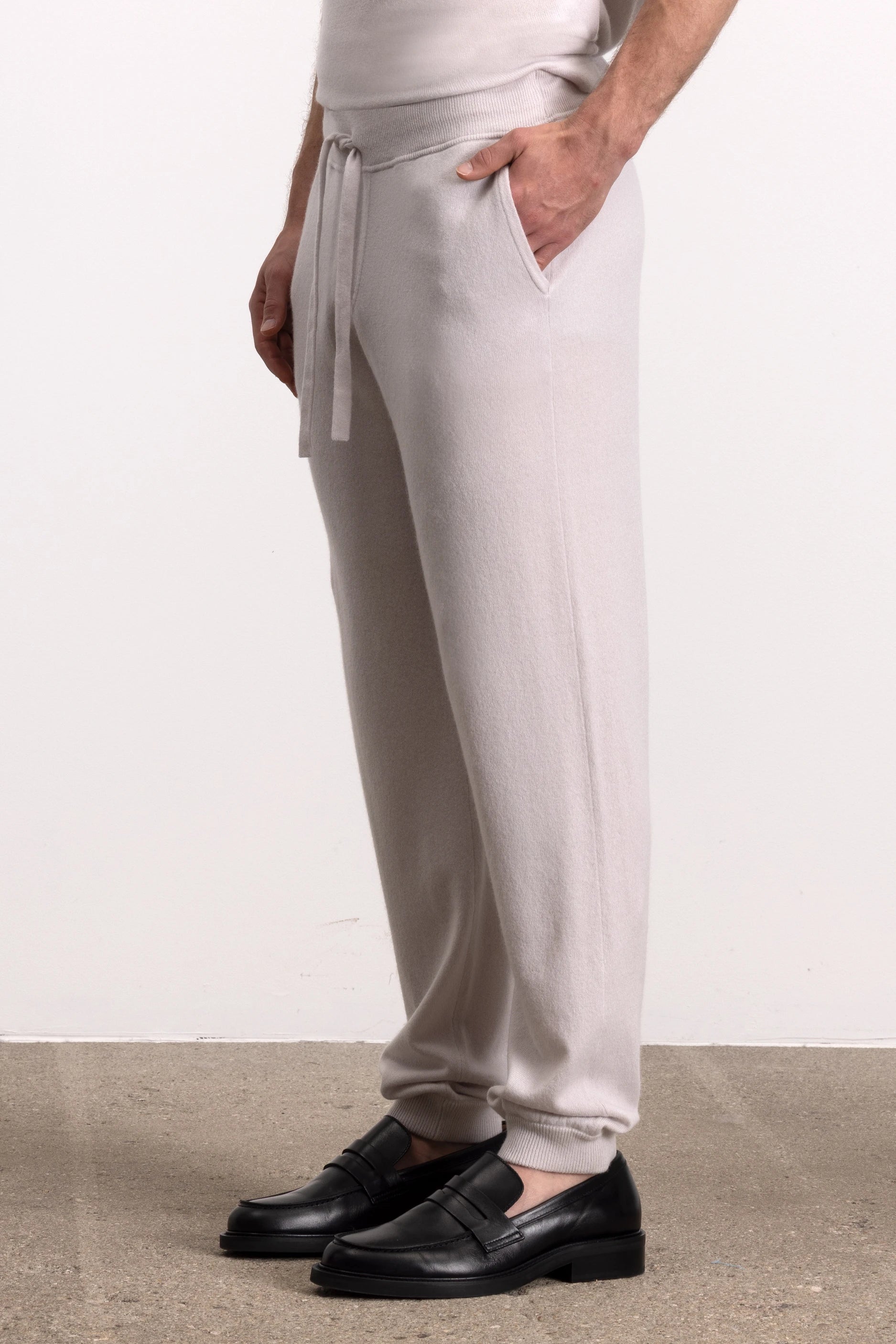 262-37011-80_6 - Allude - 30% Cashmere 70% Wolle Active Grau Herren Hose NEW SAPG::262-37011 Spring/Summer 2026 Unterteile Wolle