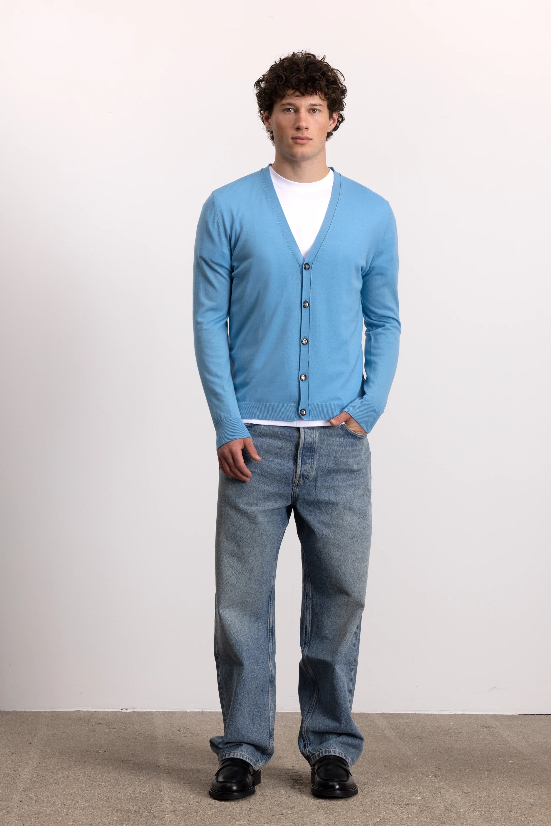 262-69402-416_6 - Allude - 100% Wolle (Merino) Active Blau Herren Langarm NEW SAPG::262-69402 Spring/Summer 2026 Strickjacke V-Ausschnitt Wolle