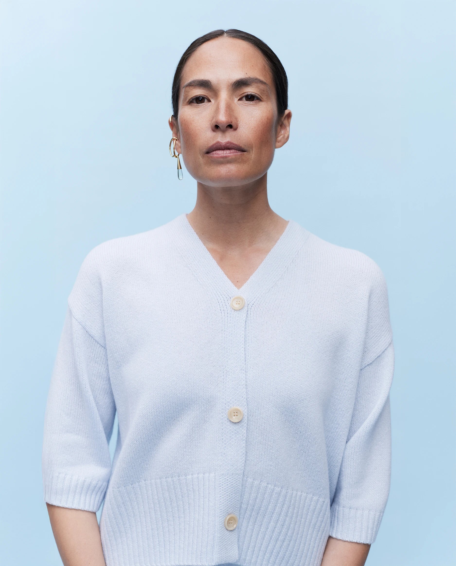 262-84006-10_0364 - Allude - 100% Cashmere Active Blau Cashmere Damen Halbarm SAPG::262-11211 Spring/Summer 2026 Strickjacke V-Ausschnitt