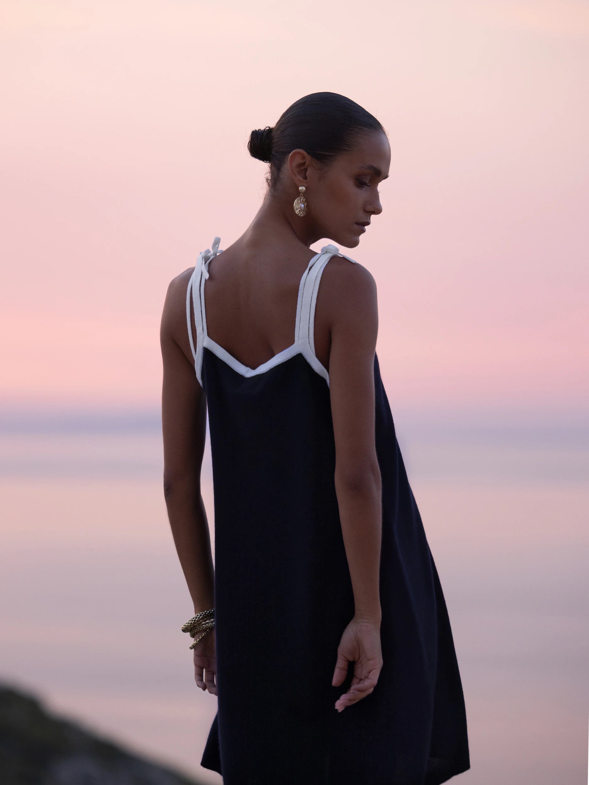 263-20031-1440_9 - Allude - 100% Cashmere Active Capsule Summer 2026 Cashmere Damen Kleid Navy NEW SAPG::263-20031 Spring/Summer 2026