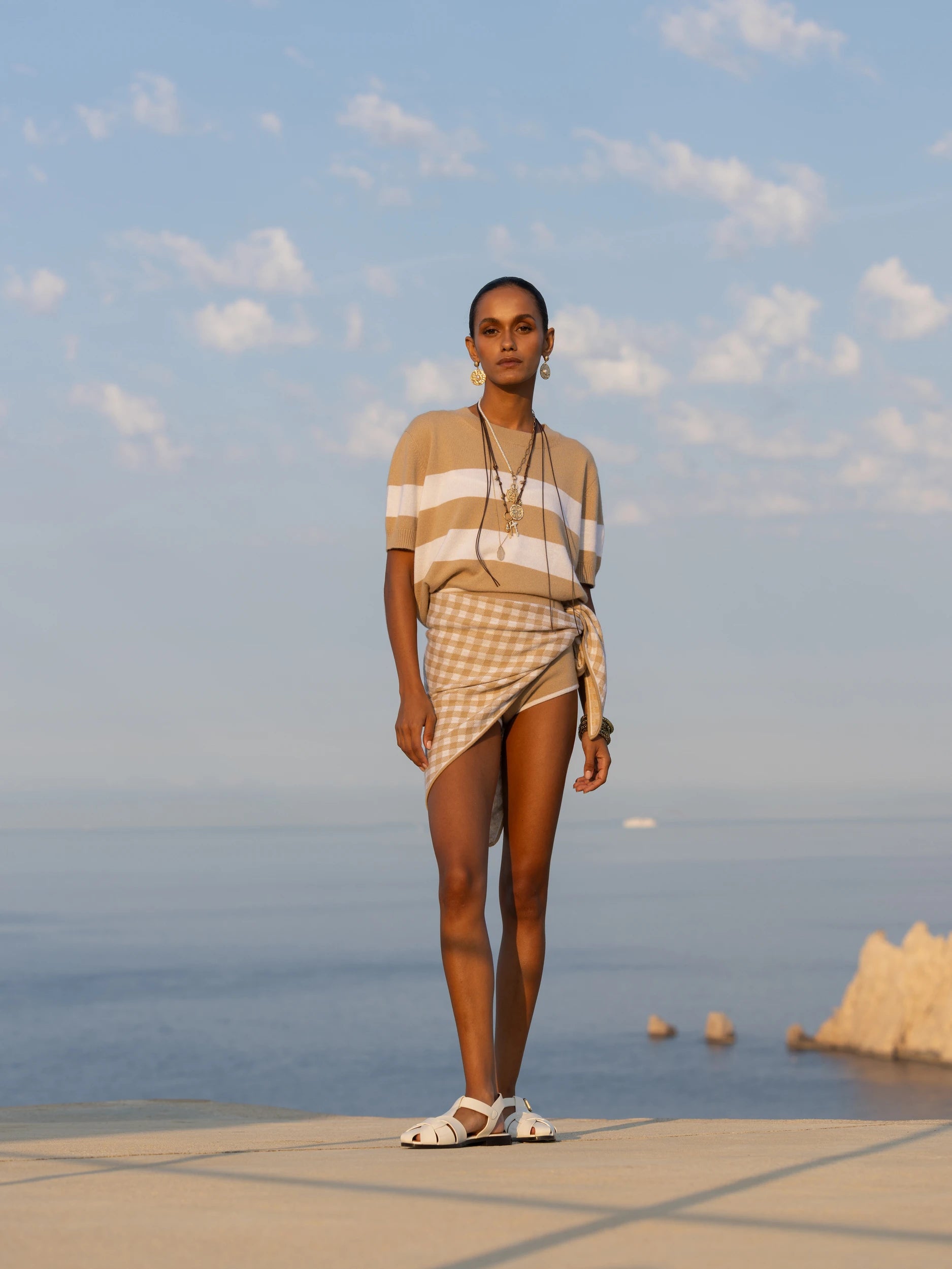 263_20013_4340_20033_4340_20614_4340_8_0e5cd450-8115-4b06-96be-b2e45bc5d00a - Allude - 100% Cashmere Active Beige Capsule Summer 2026 Cashmere Damen kurze Hose NEW SAPG::263-20033 Spring/Summer 2026