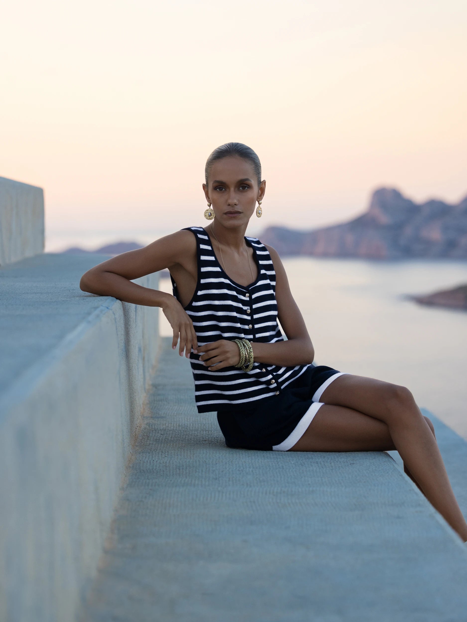 263_20014_1440_20034_1440_8_c357544e-0115-4aef-b3ff-f3c4ce91d28a - Allude - 100% Cashmere Active Capsule Summer 2026 Cashmere Damen kurze Hose Navy NEW SAPG::263-20034 Spring/Summer 2026