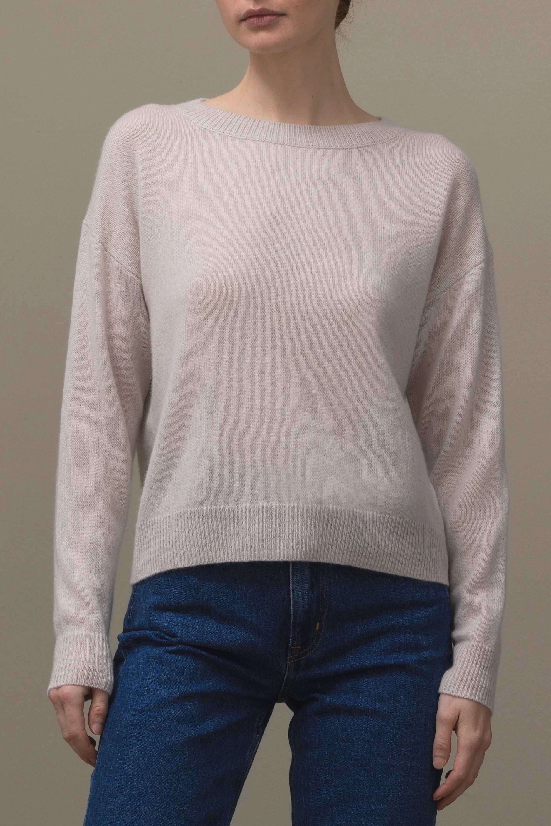 265-11176-43-S_2_3e007ad9-4160-43b4-8540-fab519e48729 - Allude - 100% Cashmere Active Beige Cashmere Damen Fall/Winter 2026/2027 Langarm NEW Pullover SAPG::265-11176 U-Boot