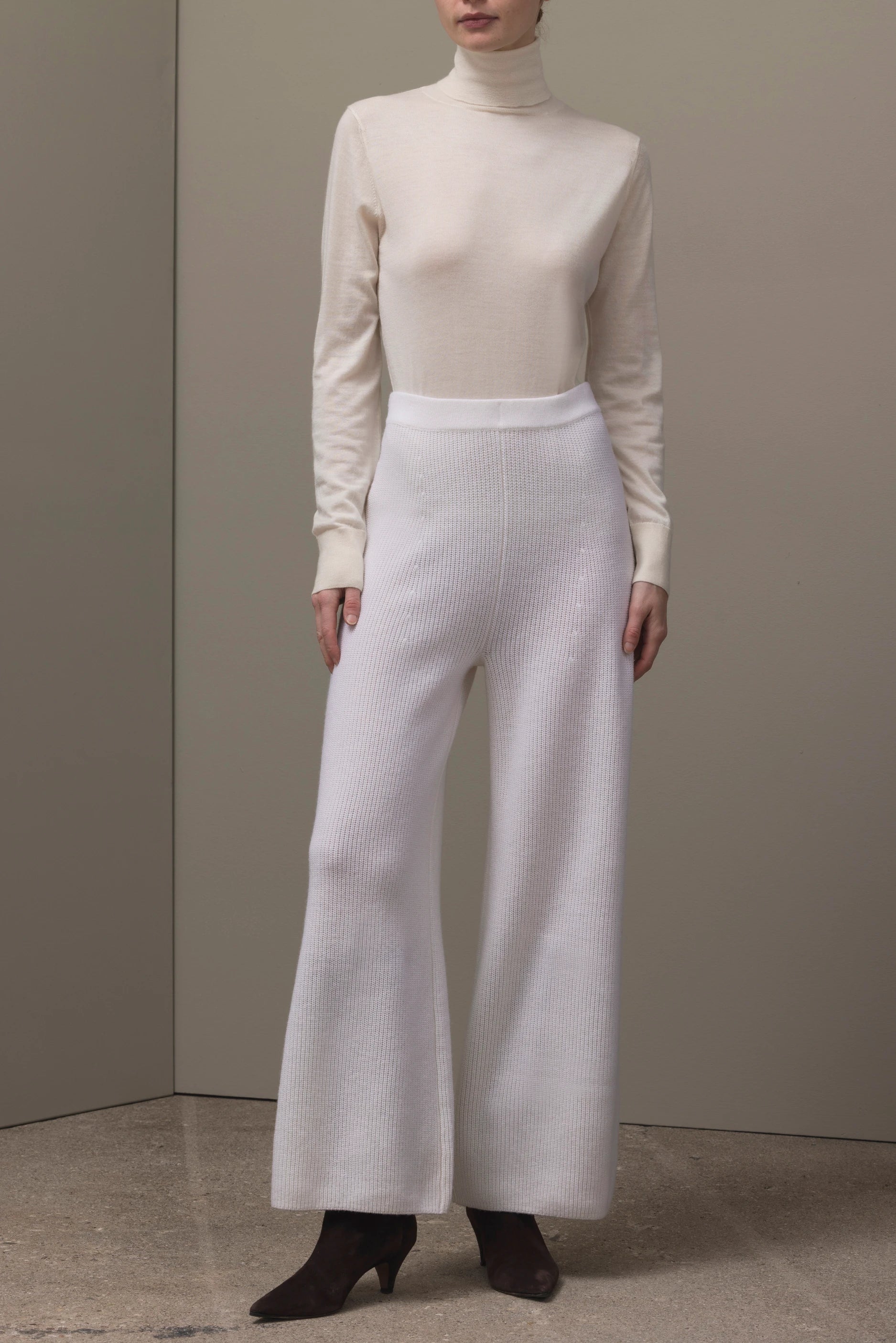 265-17035-40-S_1_7ee81c8c-2538-4e5e-aaee-f281e2c100ce - Allude - 30% Cashmere 70% Wolle Active Damen Fall/Winter 2026/2027 Hose NEW SAPG::265-17035 Weiß Wolle