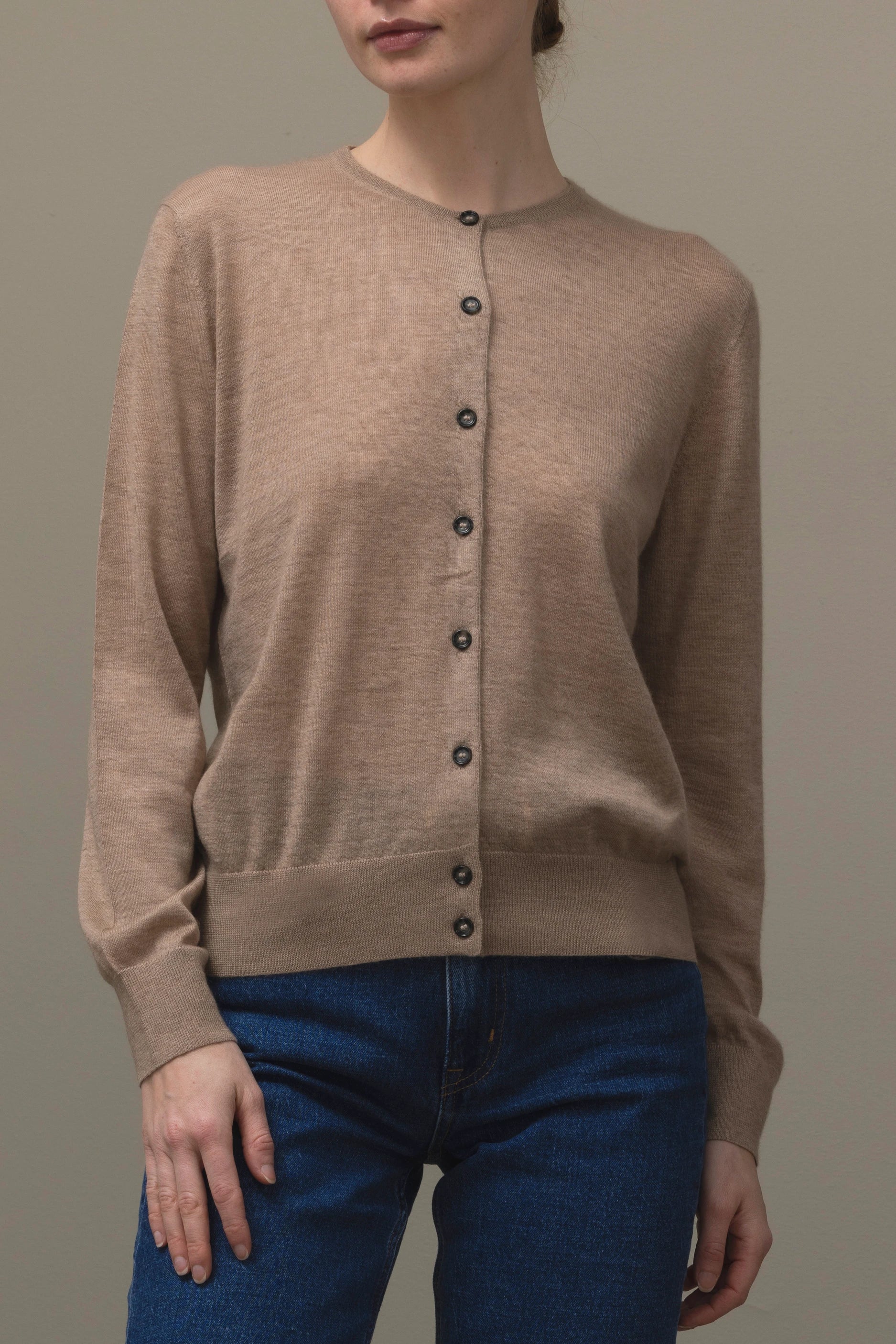 265-70002-46-S_2_af1068ba-ccc2-4647-91db-d7fd80f6e14f - Allude - 100% Cashmere Active Beige Cashmere Damen Fall/Winter 2026/2027 Halbarm NEW Rundhals SAPG::265-70002 Strickjacke