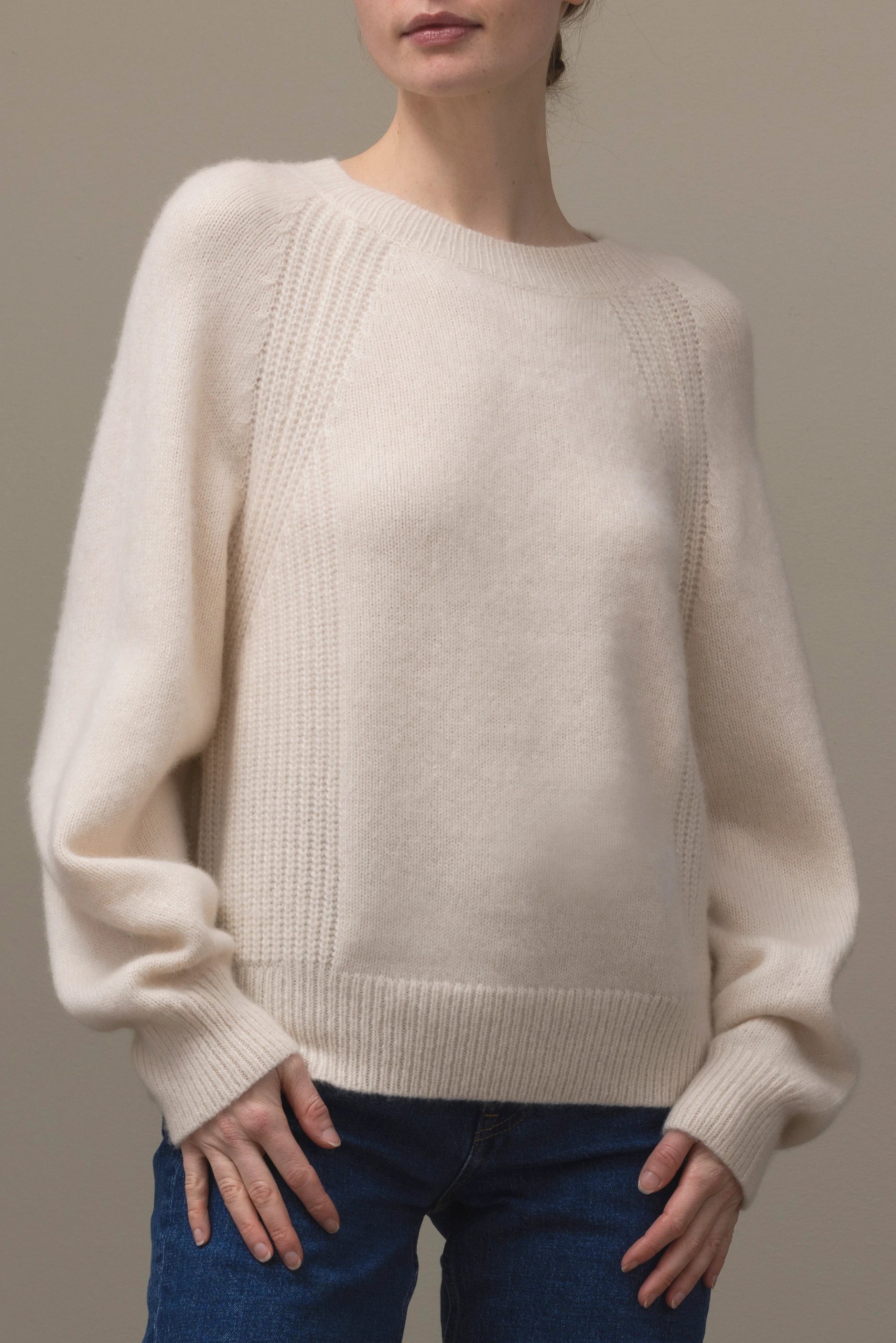 265-77011-40-S_2_96ebeeb4-1df5-4568-a91f-42dbad33ce6e - Allude - 25% Seide 75% Cashmere Active Cashmere Damen Fall/Winter 2026/2027 Langarm NEW Pullover Rundhals SAPG::265-77011 Weiß
