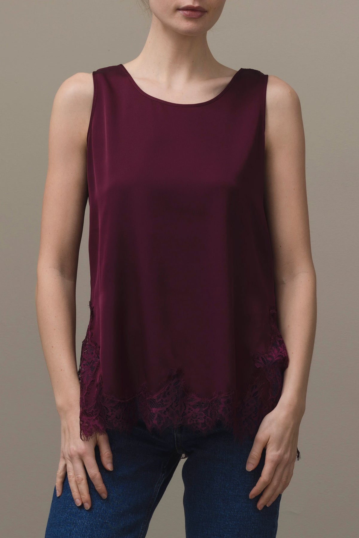 265-84010-68-S_2_078f8dfe-0c44-4398-8148-26d3523c4cb7 - Allude - 7% Elastan 93% Silk Active Damen Fall/Winter 2026/2027 NEW Rot SAPG::265-84010 Seide Top