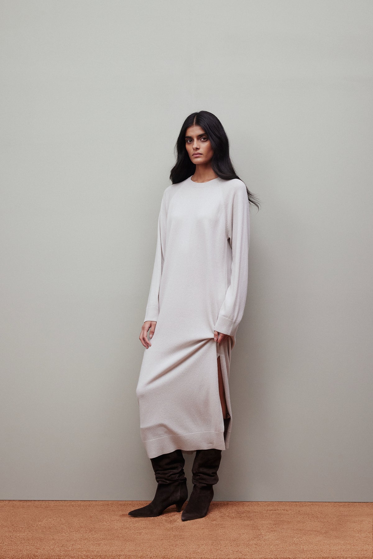 265_17014_43_8 - Allude - 30% Cashmere 70% Wolle Active Damen Fall/Winter 2026/2027 Halbarm Kleid NEW Rundhals SAPG::265-17014 Schwarz Wolle