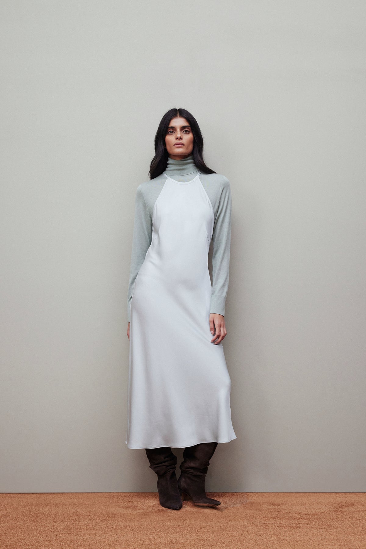 265_84003_30_265_64012_430_8 - Allude - 7% Elastan 93% Silk Active Beige Damen Fall/Winter 2026/2027 Kleid NEW SAPG::265-84003 Seide