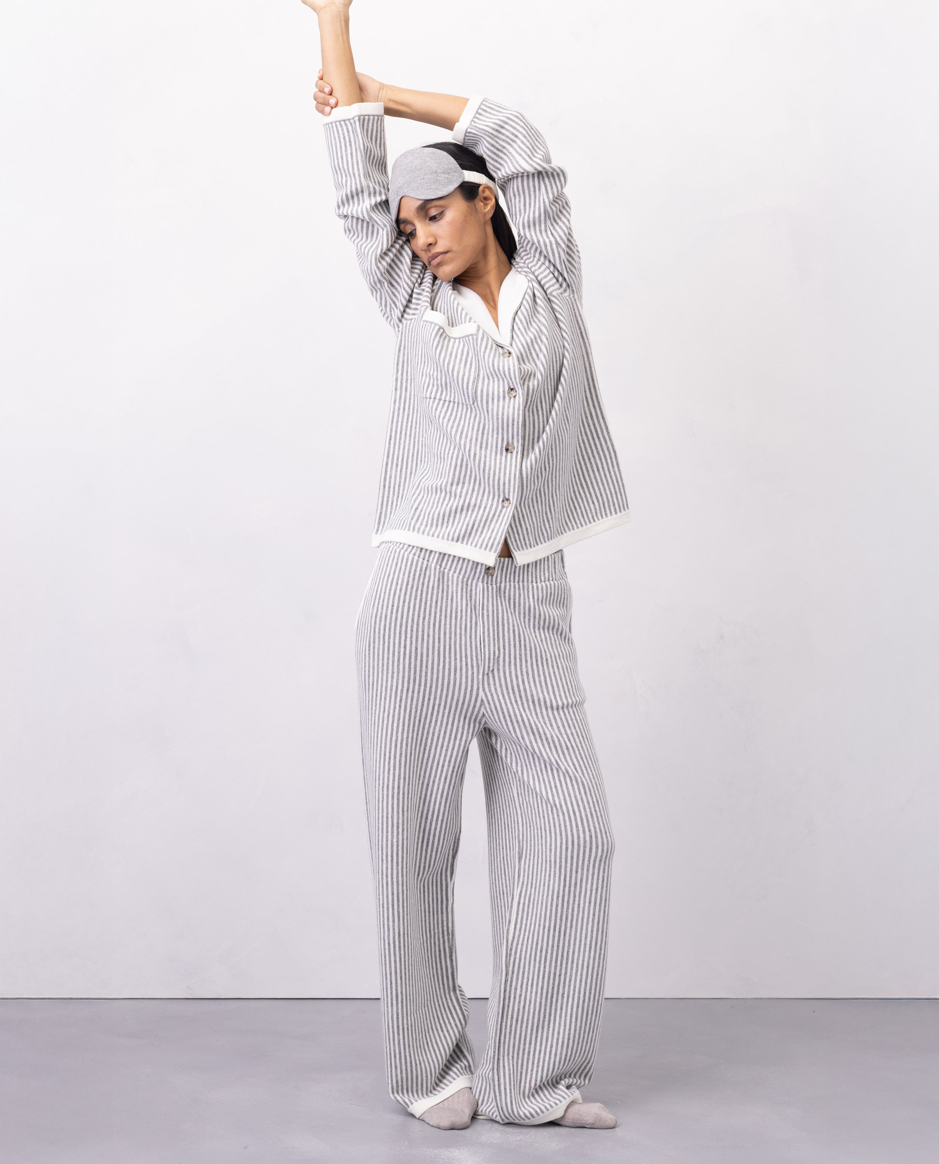 Allude_holiday_256-17750-17751-40-83_0343_ef7c42b3-3e75-43a9-bbc5-c36243cf1f21 - Allude - 30% Cashmere 70% Wolle Damen Fall/Winter 2025/2026 Feinstrick Langarm SAPG::255-17759 Twinset Wolle